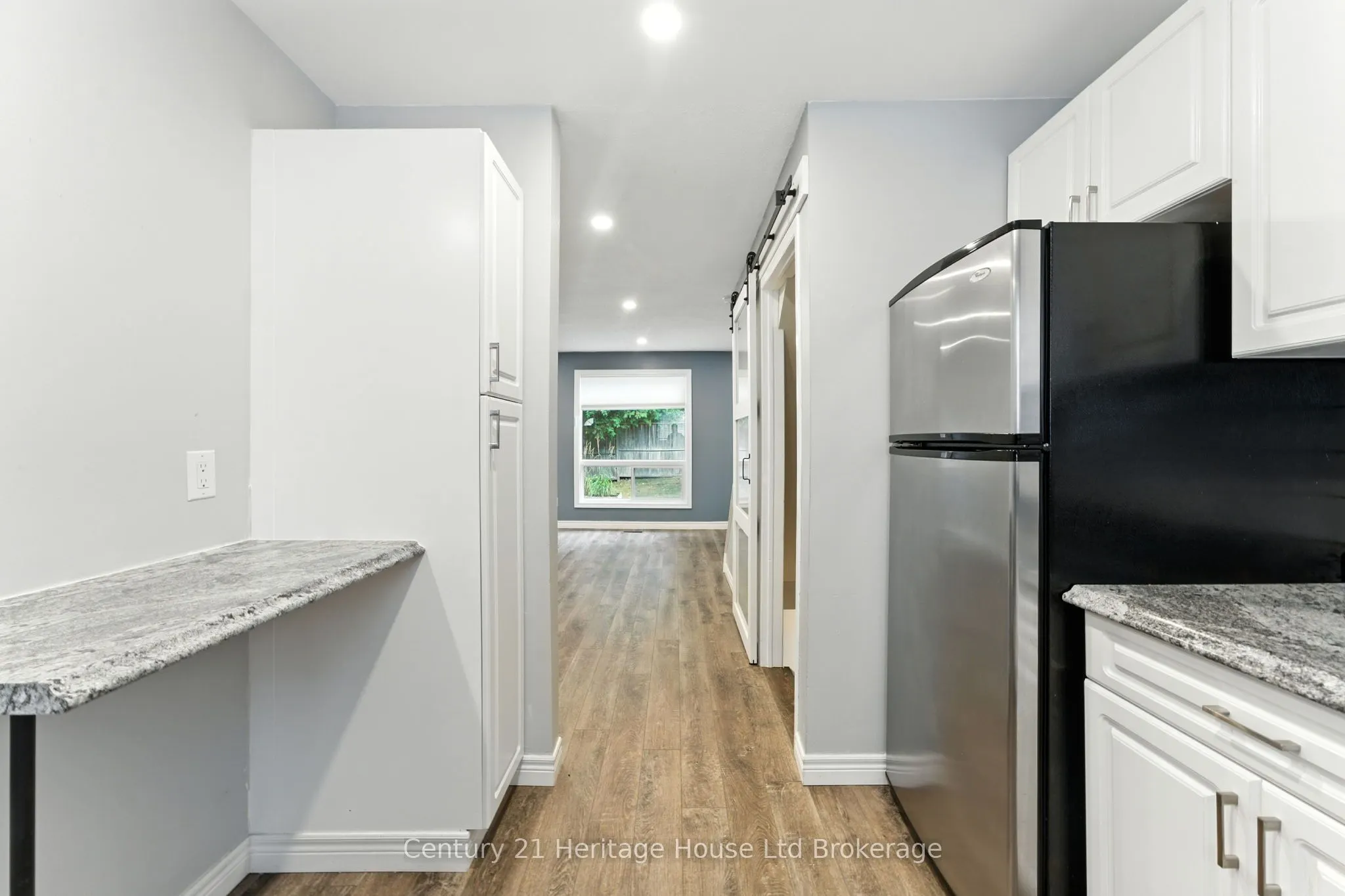 141 Bay Street, #25