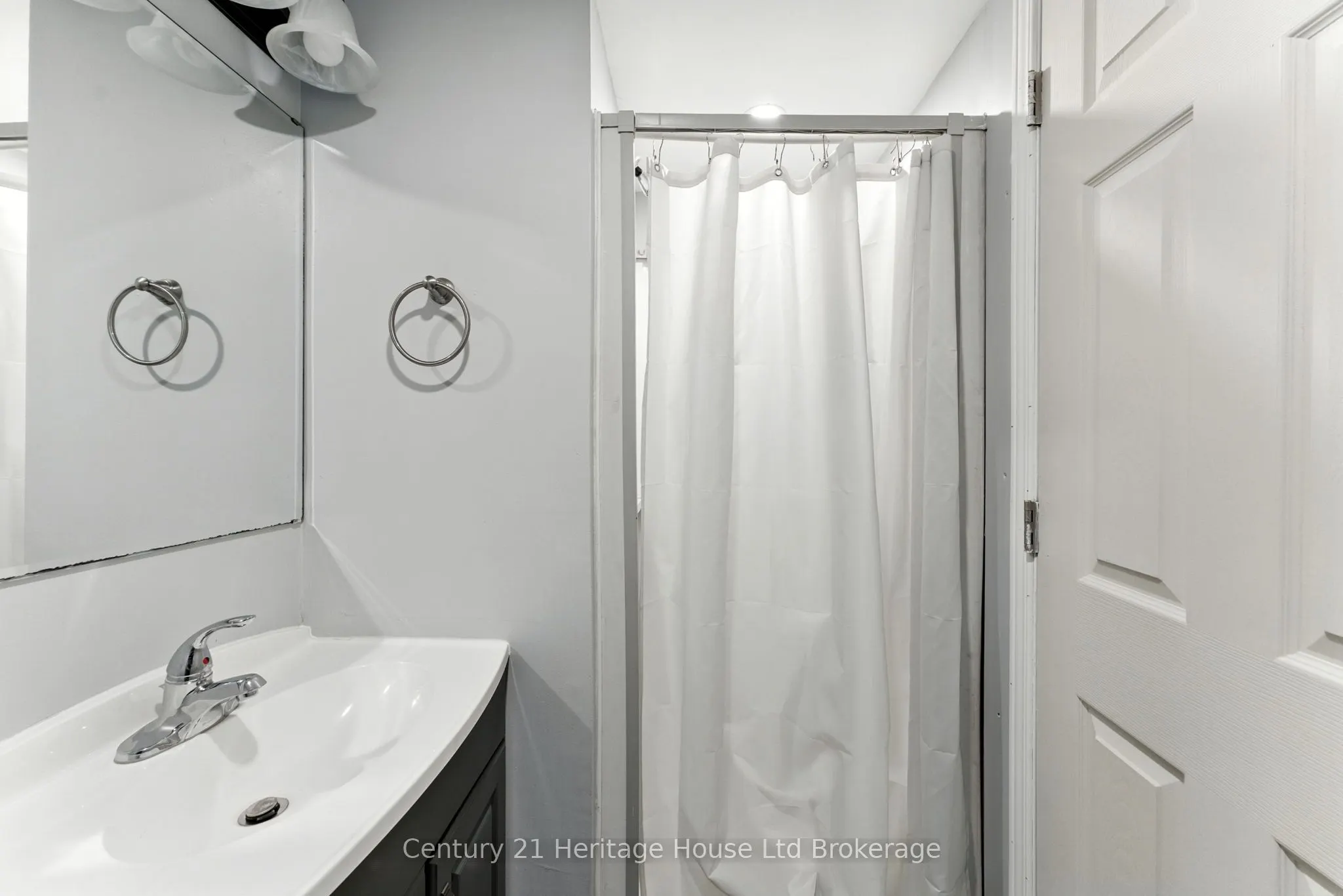 141 Bay Street, #25