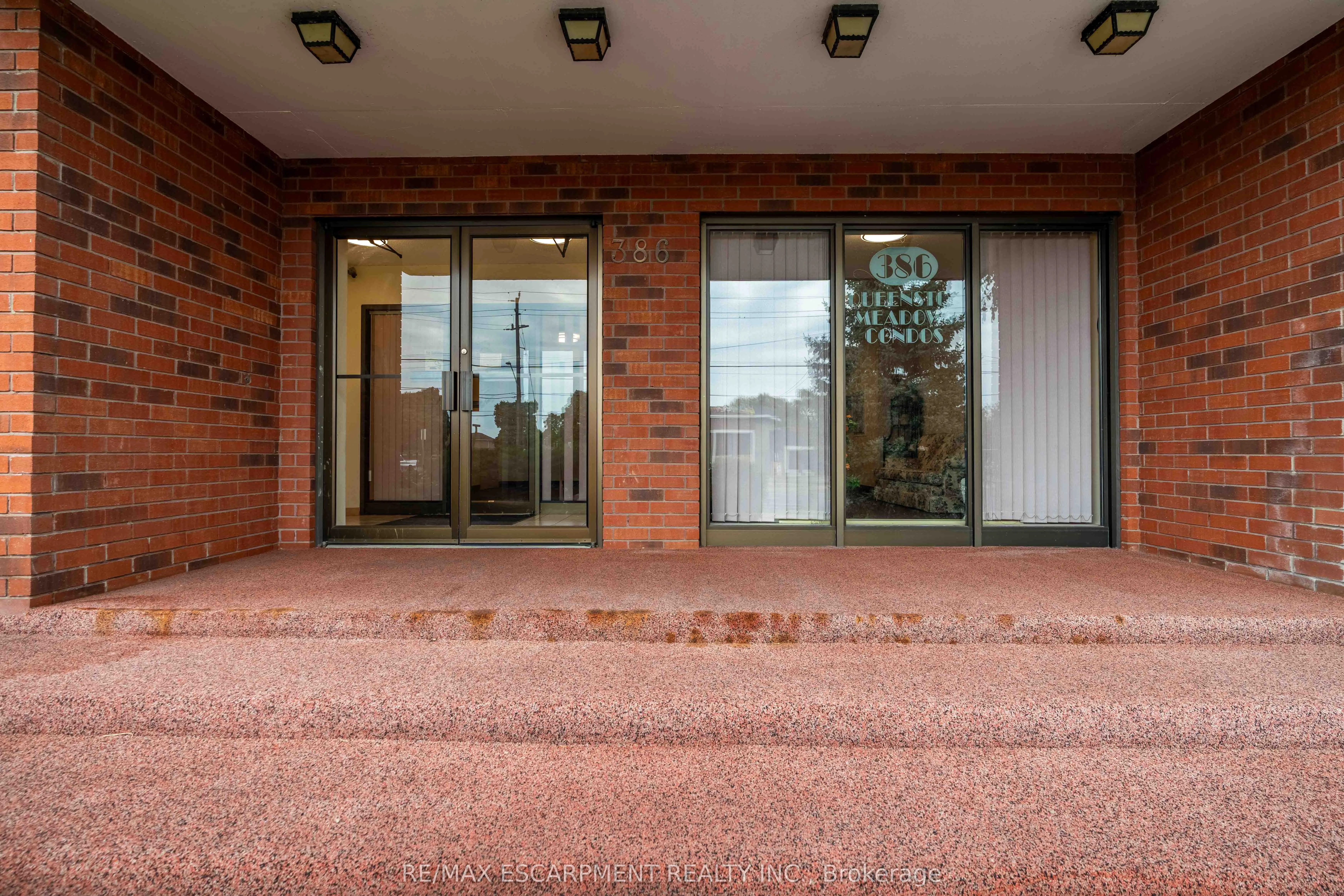 386 Highway 8, #205