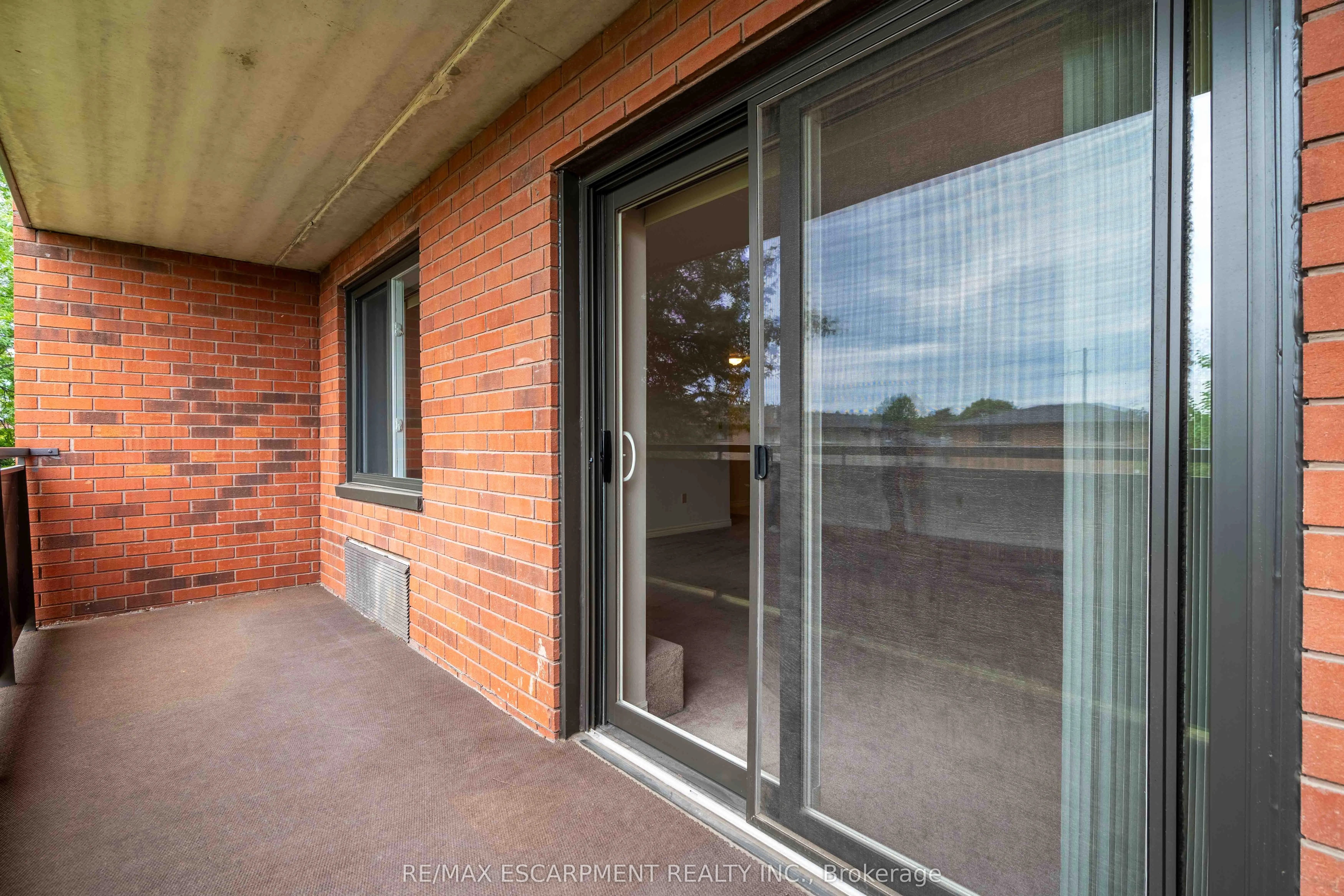 386 Highway 8, #205