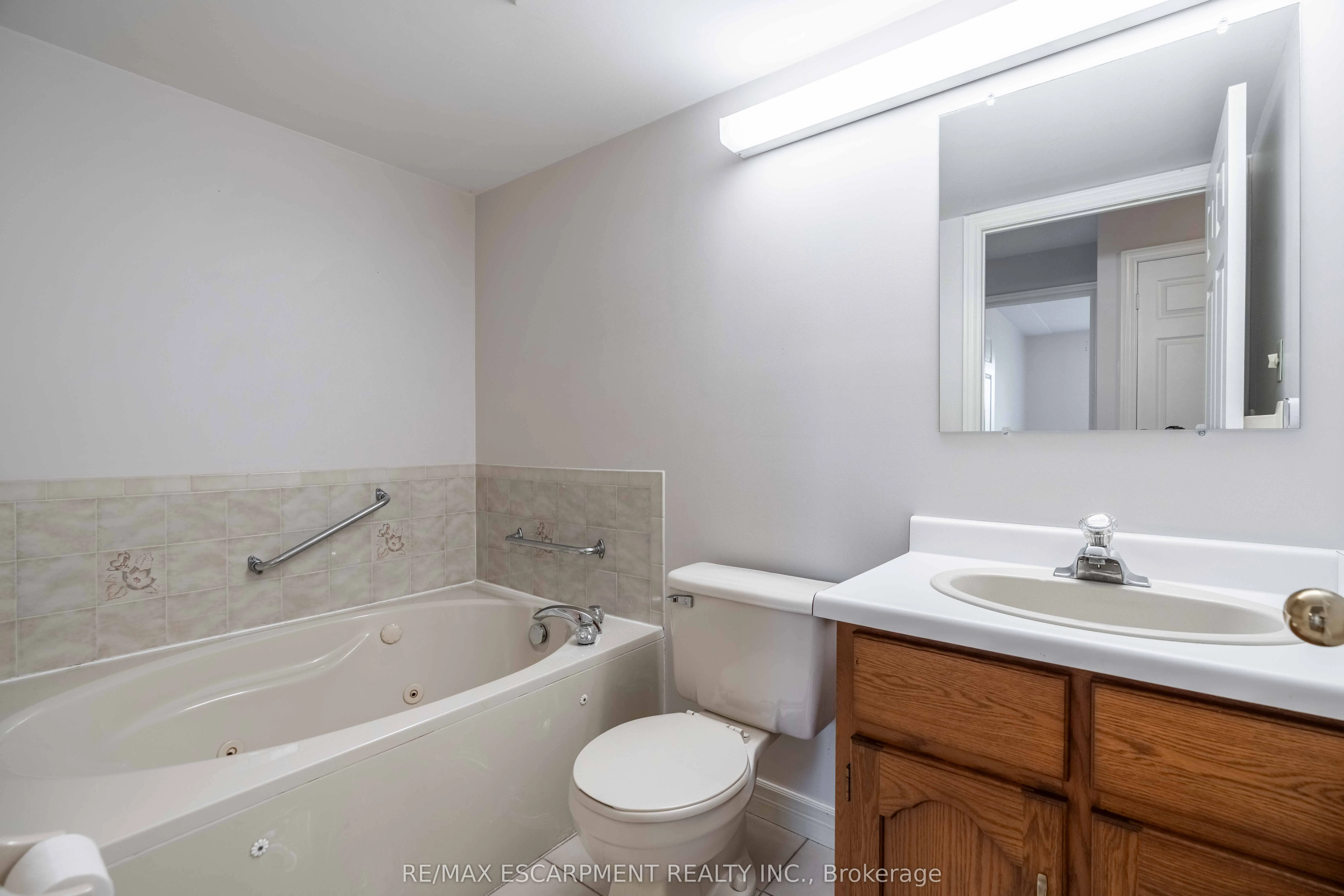 386 Highway 8, #205