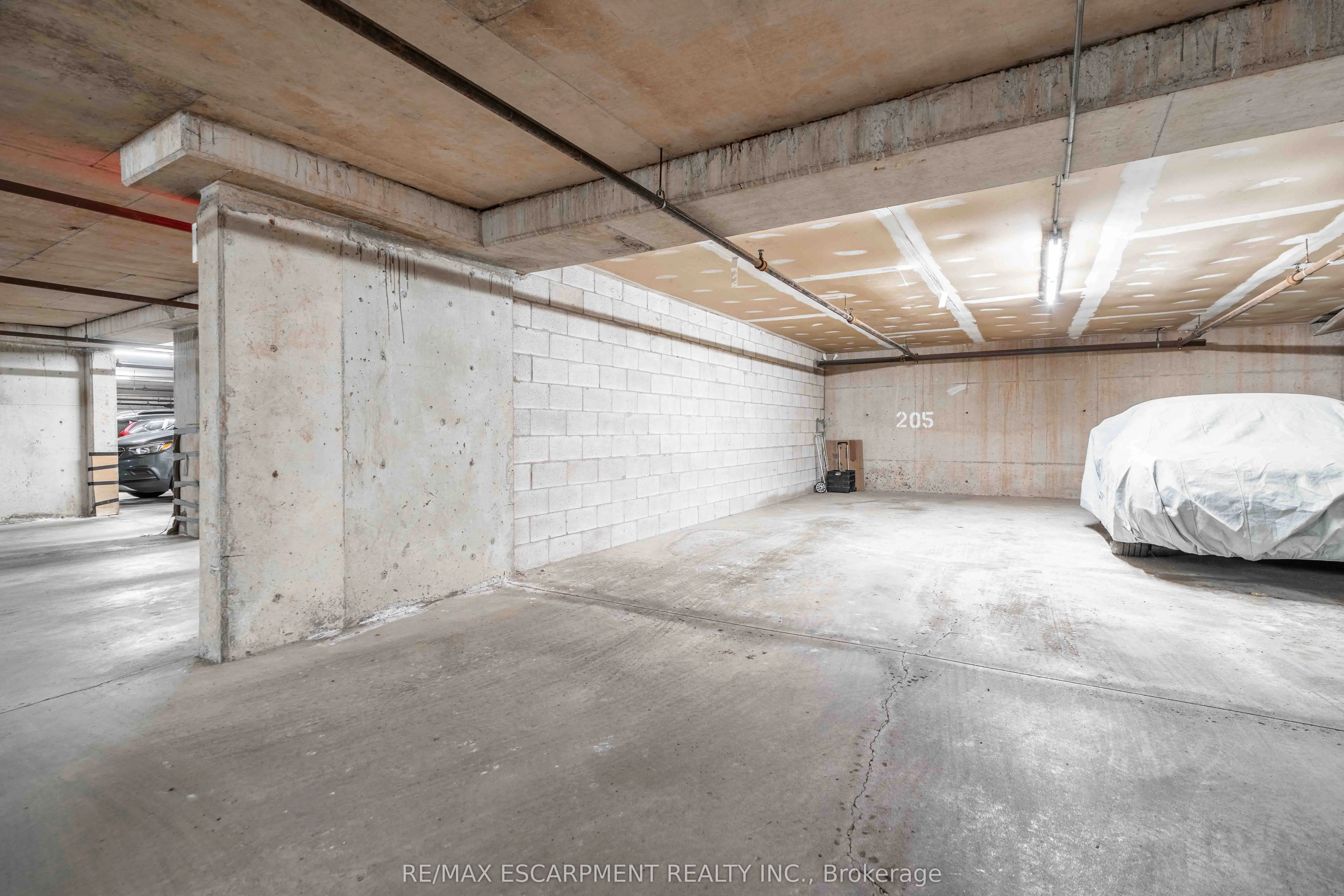 386 Highway 8, #205