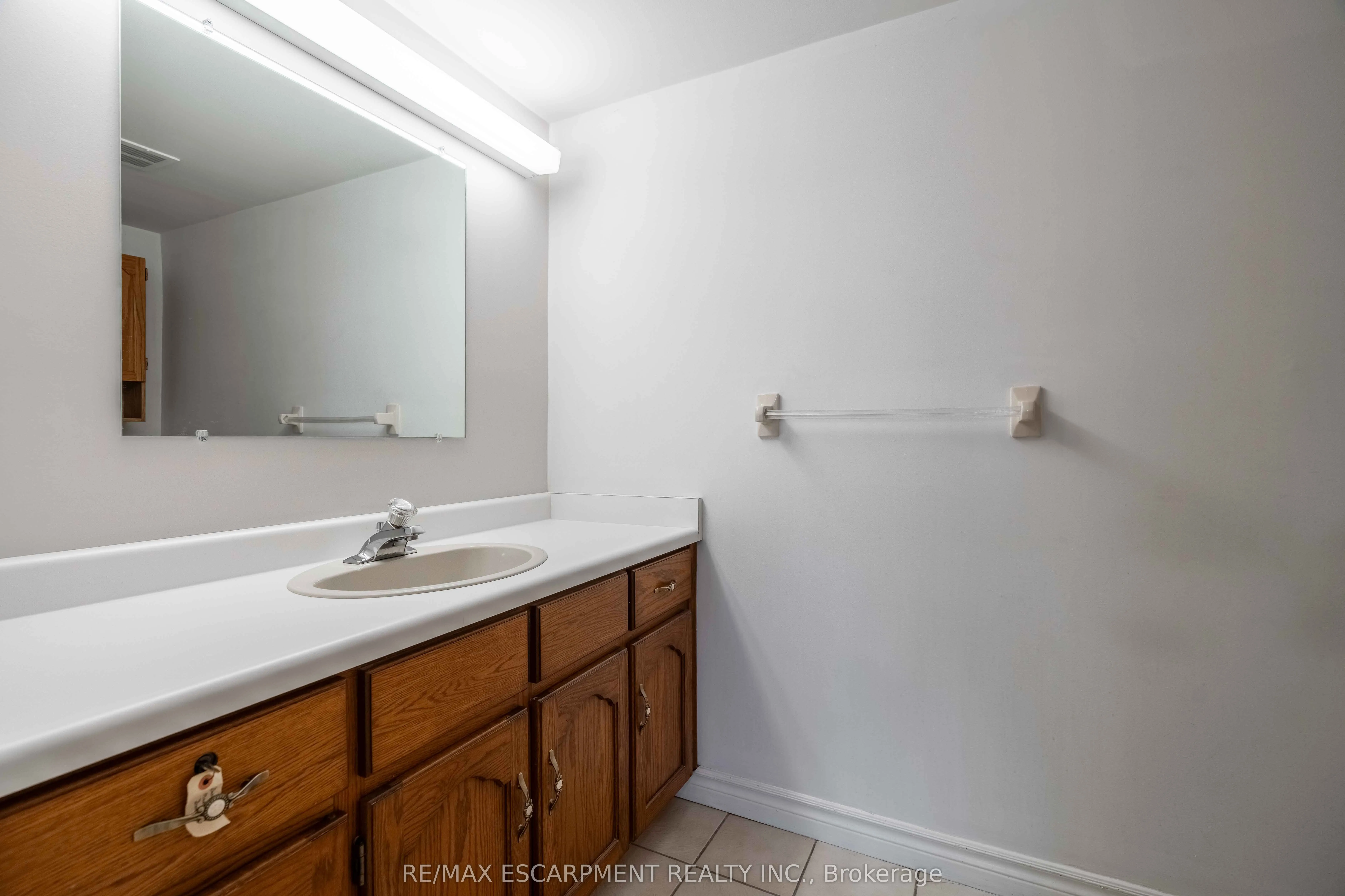 386 Highway 8, #205
