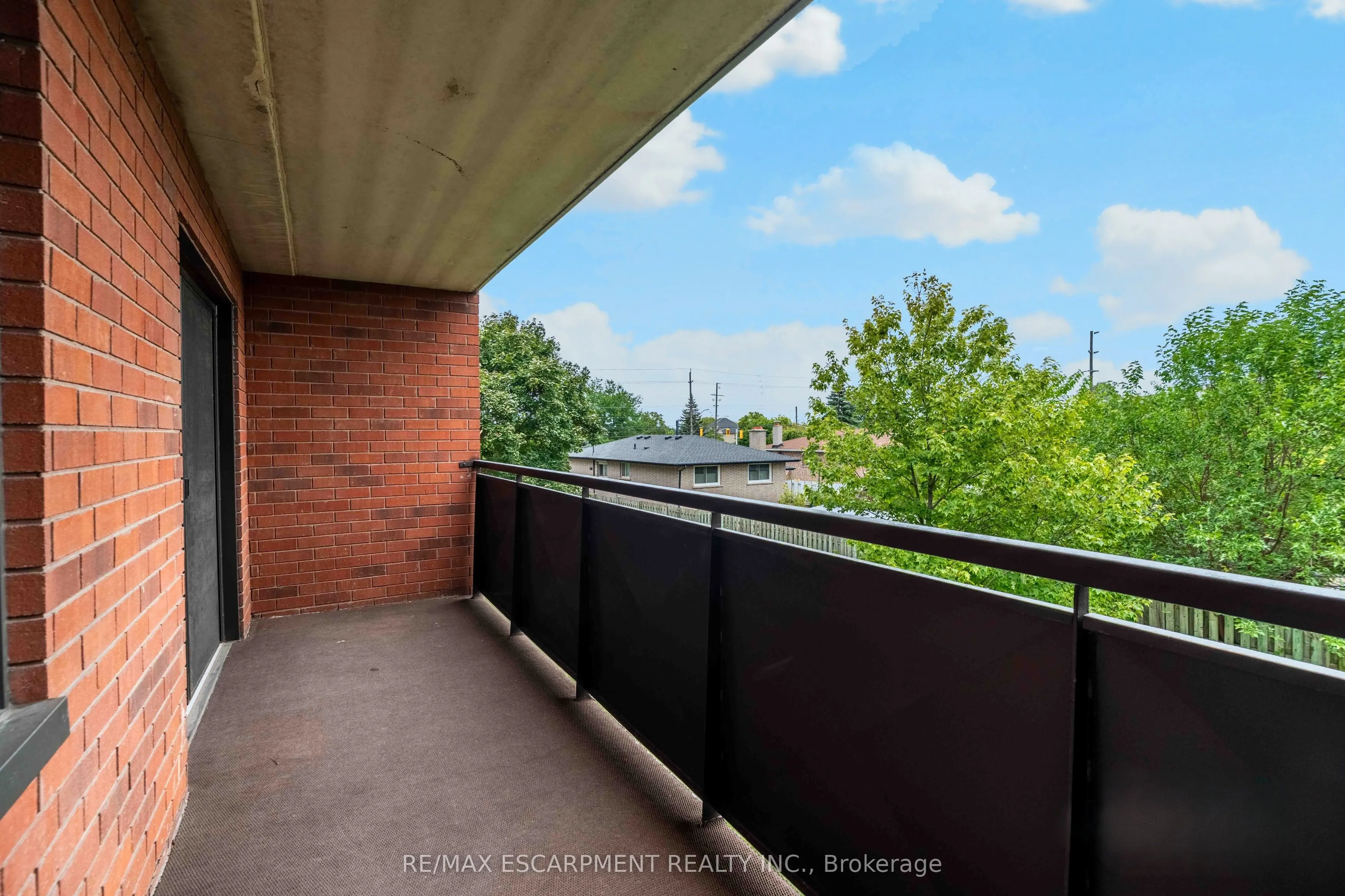 386 Highway 8, #205