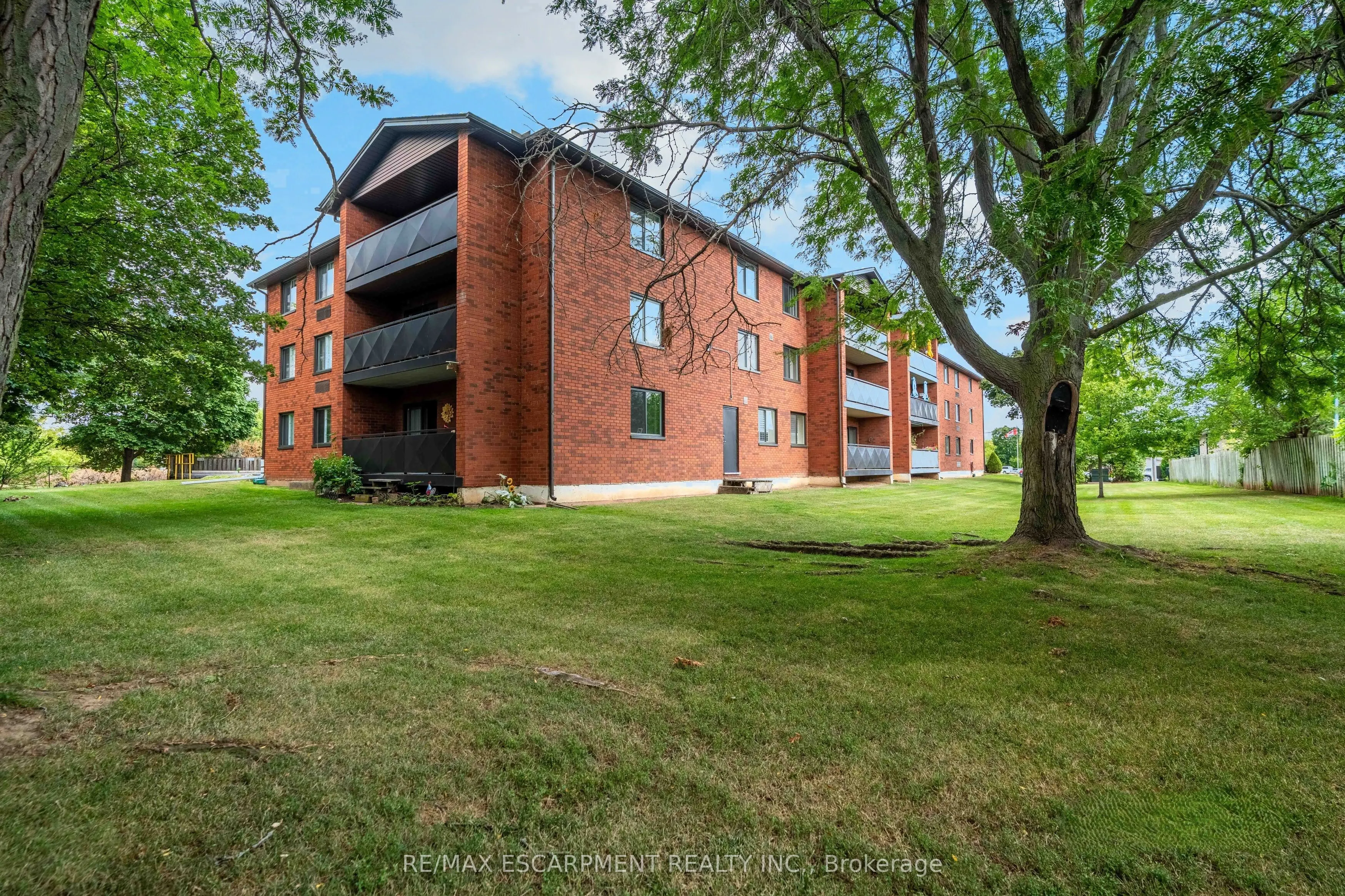 386 Highway 8, #205