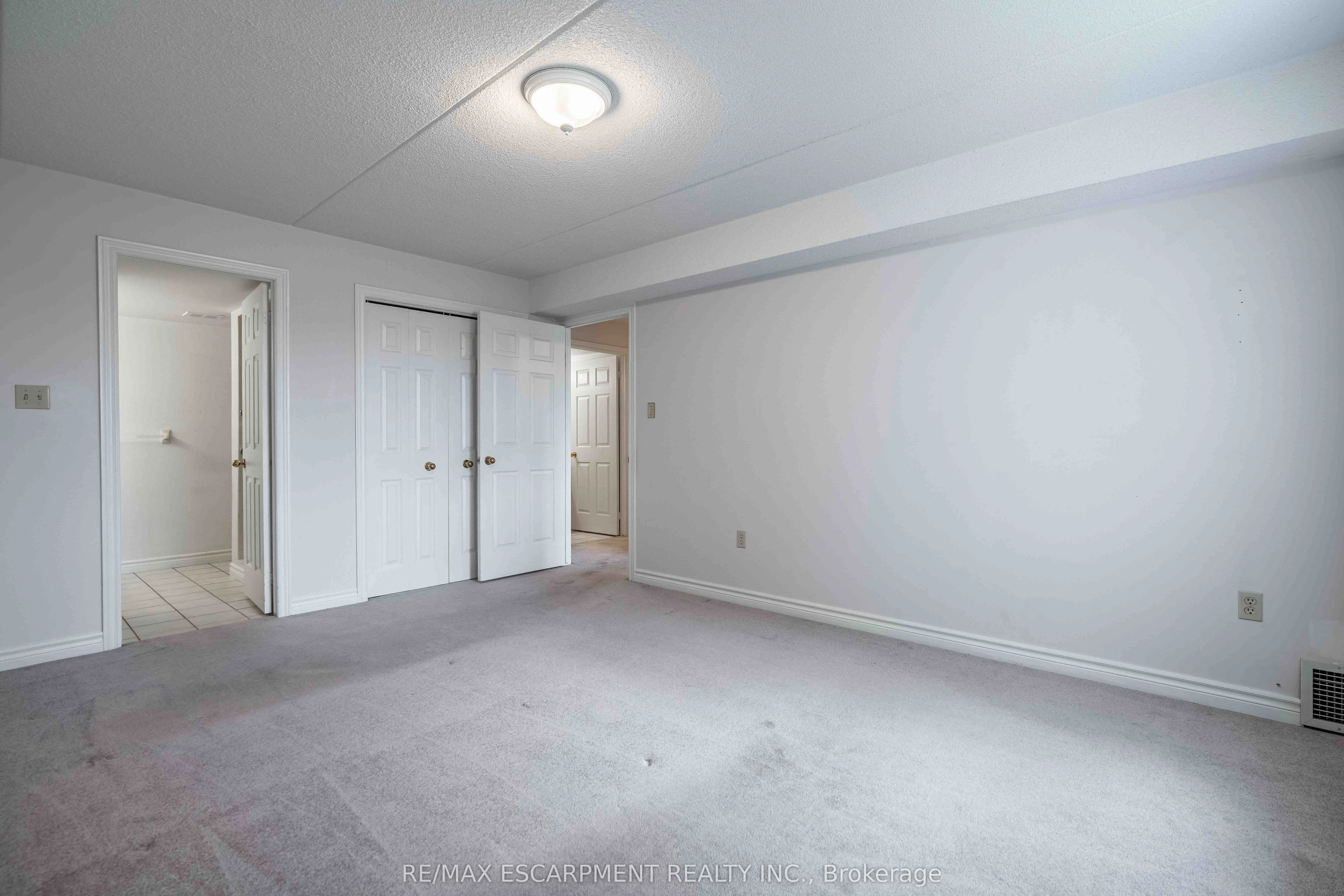 386 Highway 8, #205