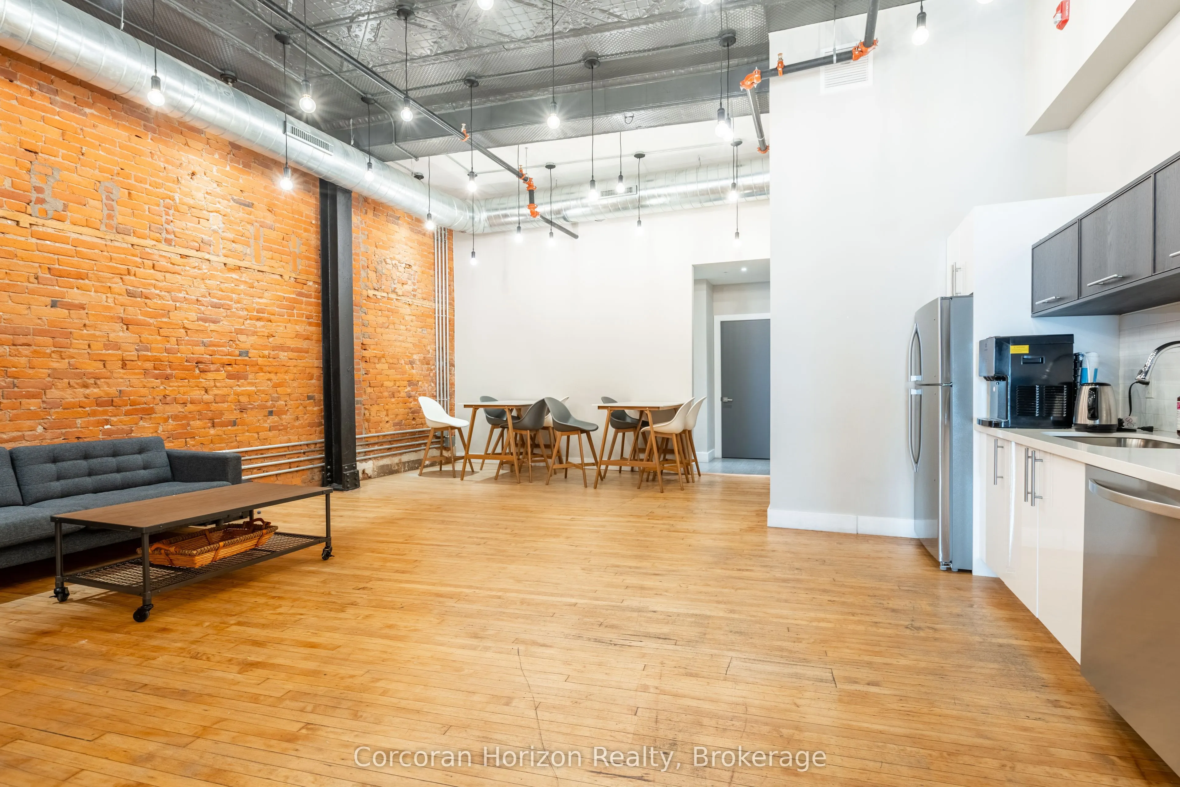 12 JAMES Street N, #201-E