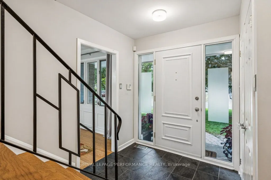 1889 Fairmeadow Crescent