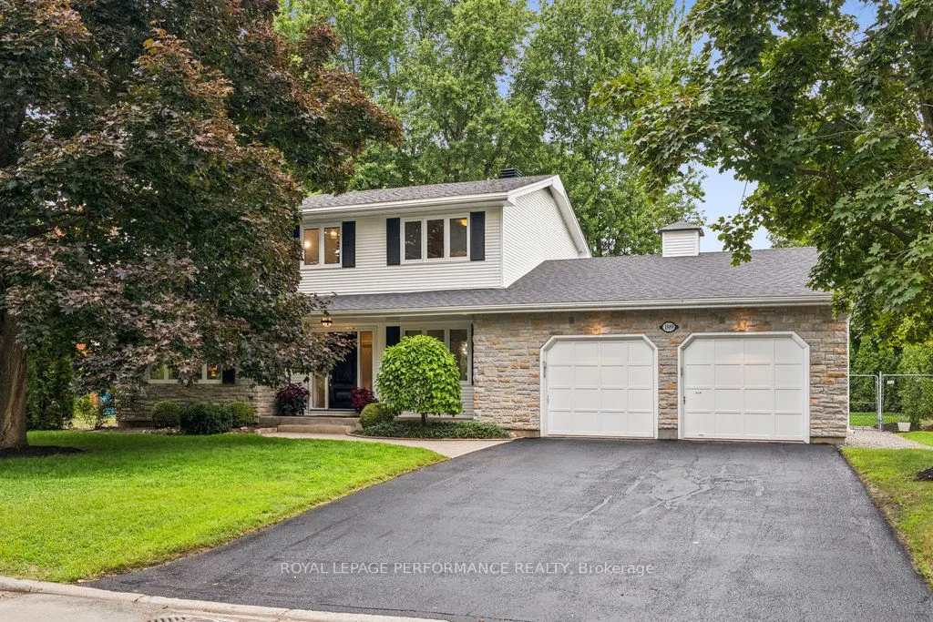 1889 Fairmeadow Crescent