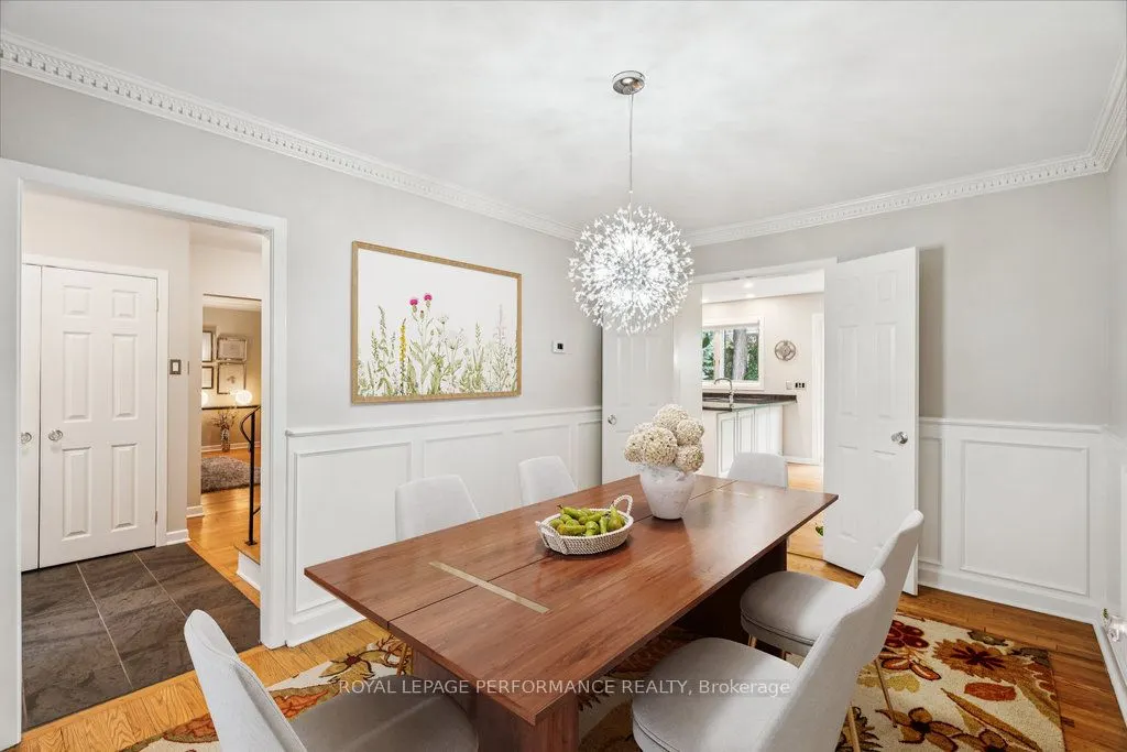 1889 Fairmeadow Crescent
