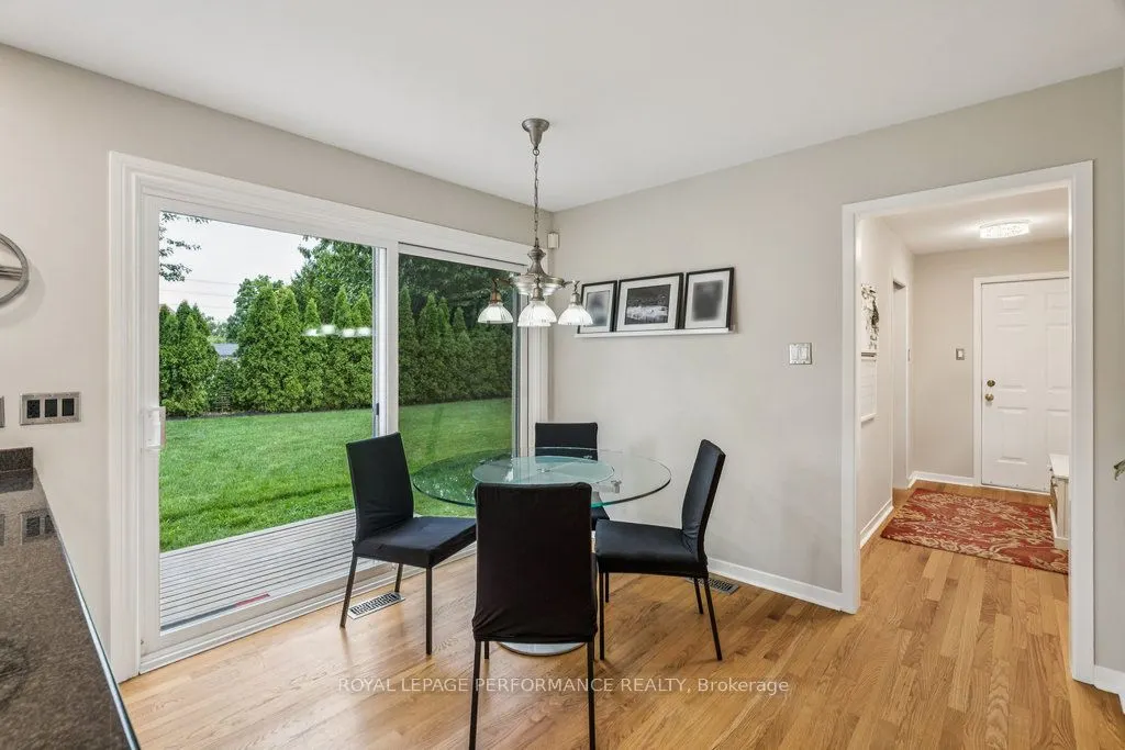 1889 Fairmeadow Crescent