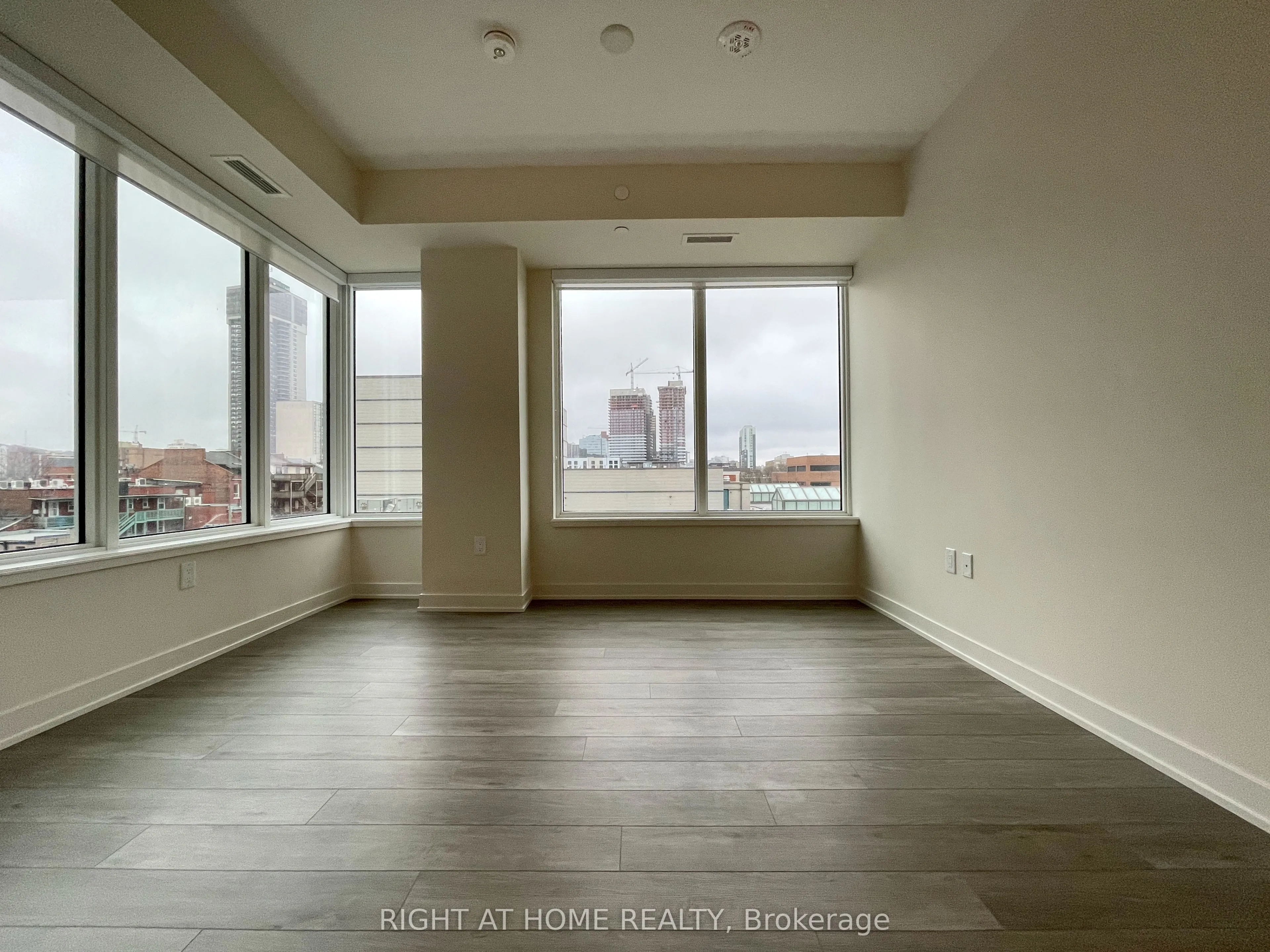 212 King William Street, #515