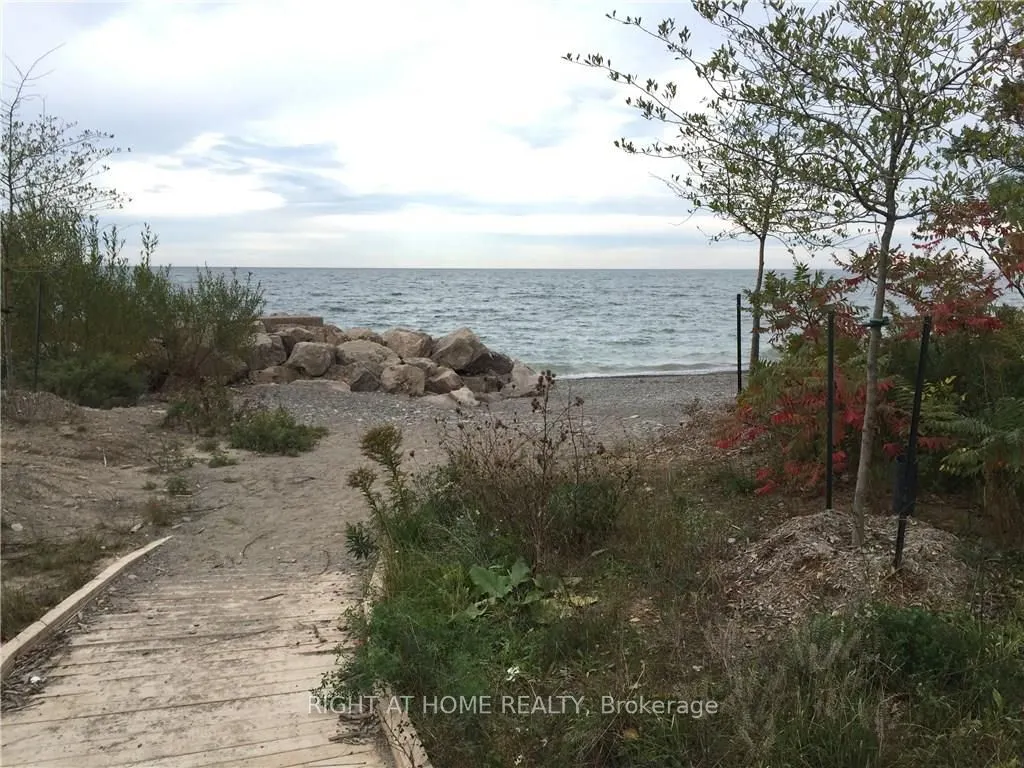 71 Southshore Crescent