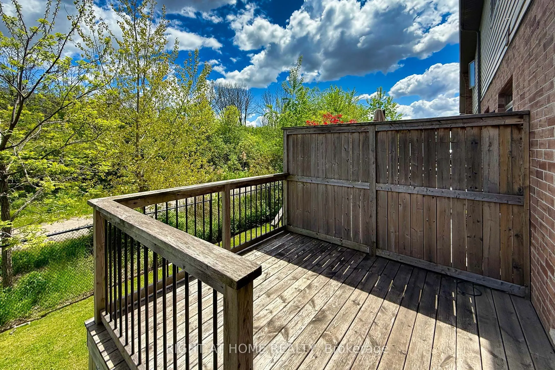 71 Southshore Crescent