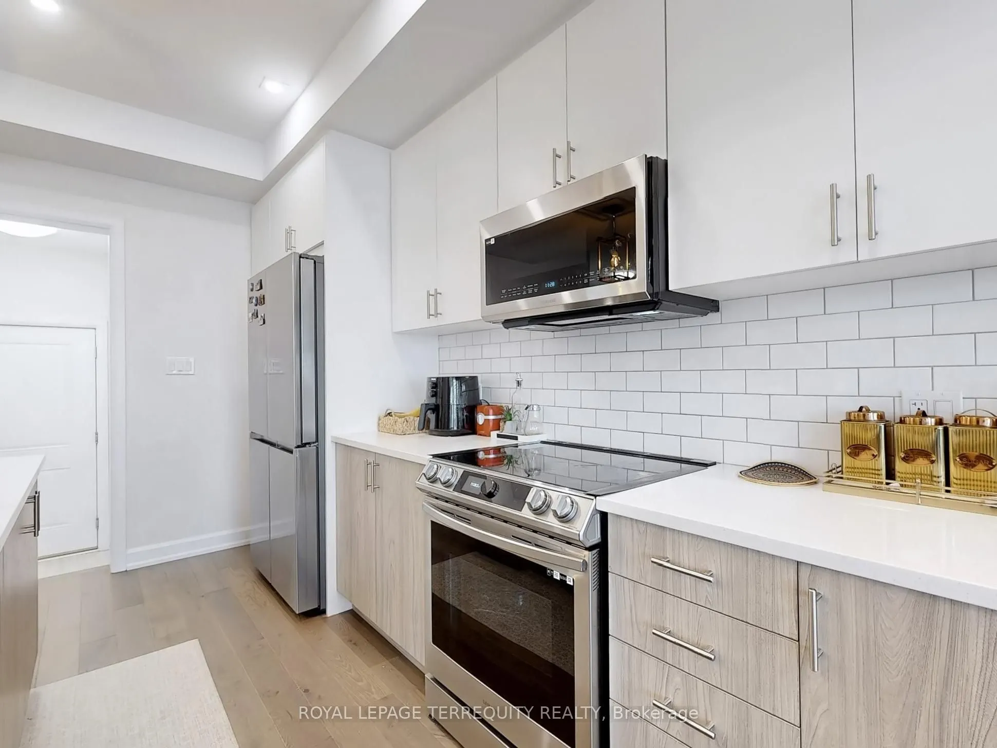 949 Bamford Terrace