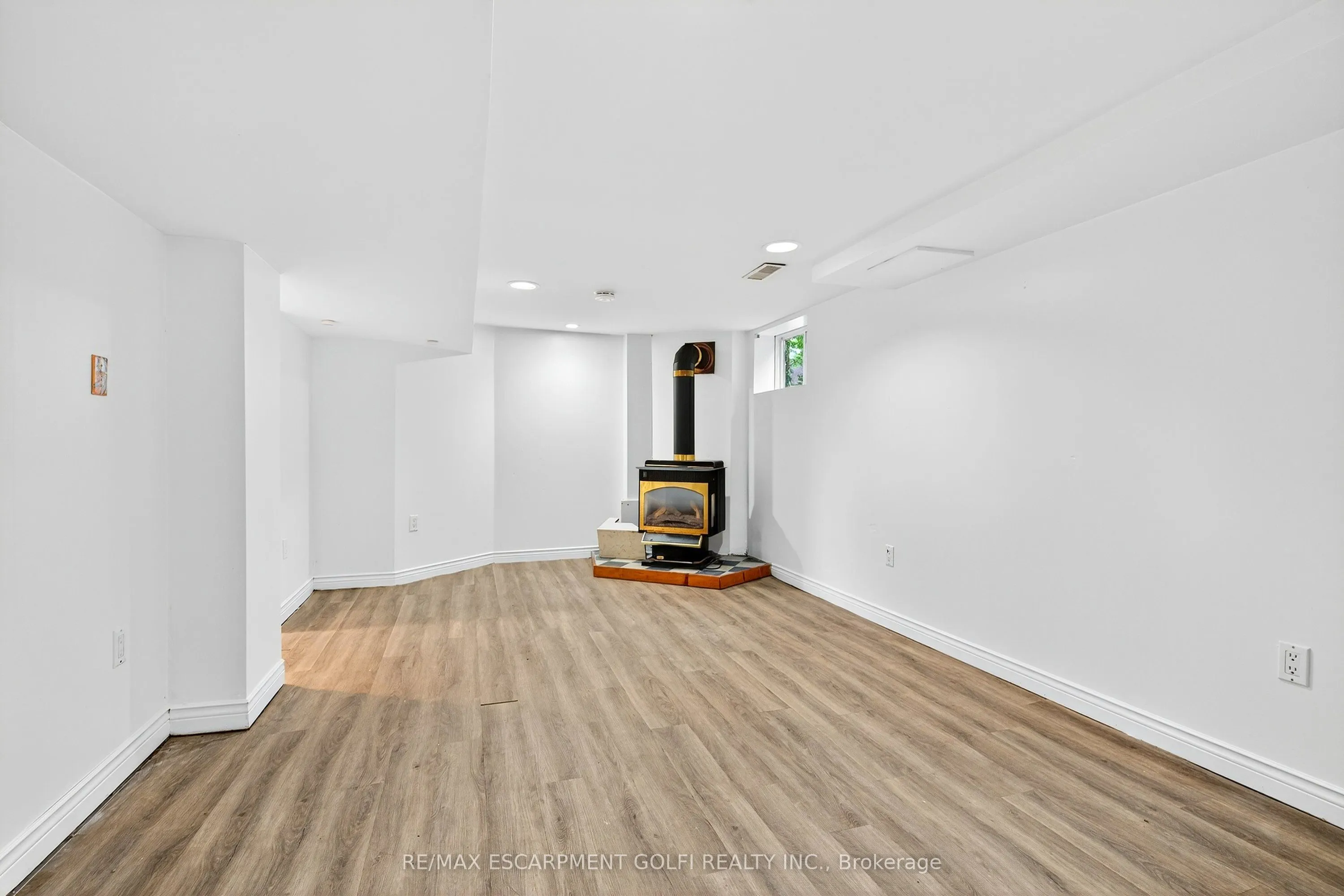 17 West 3RD Street