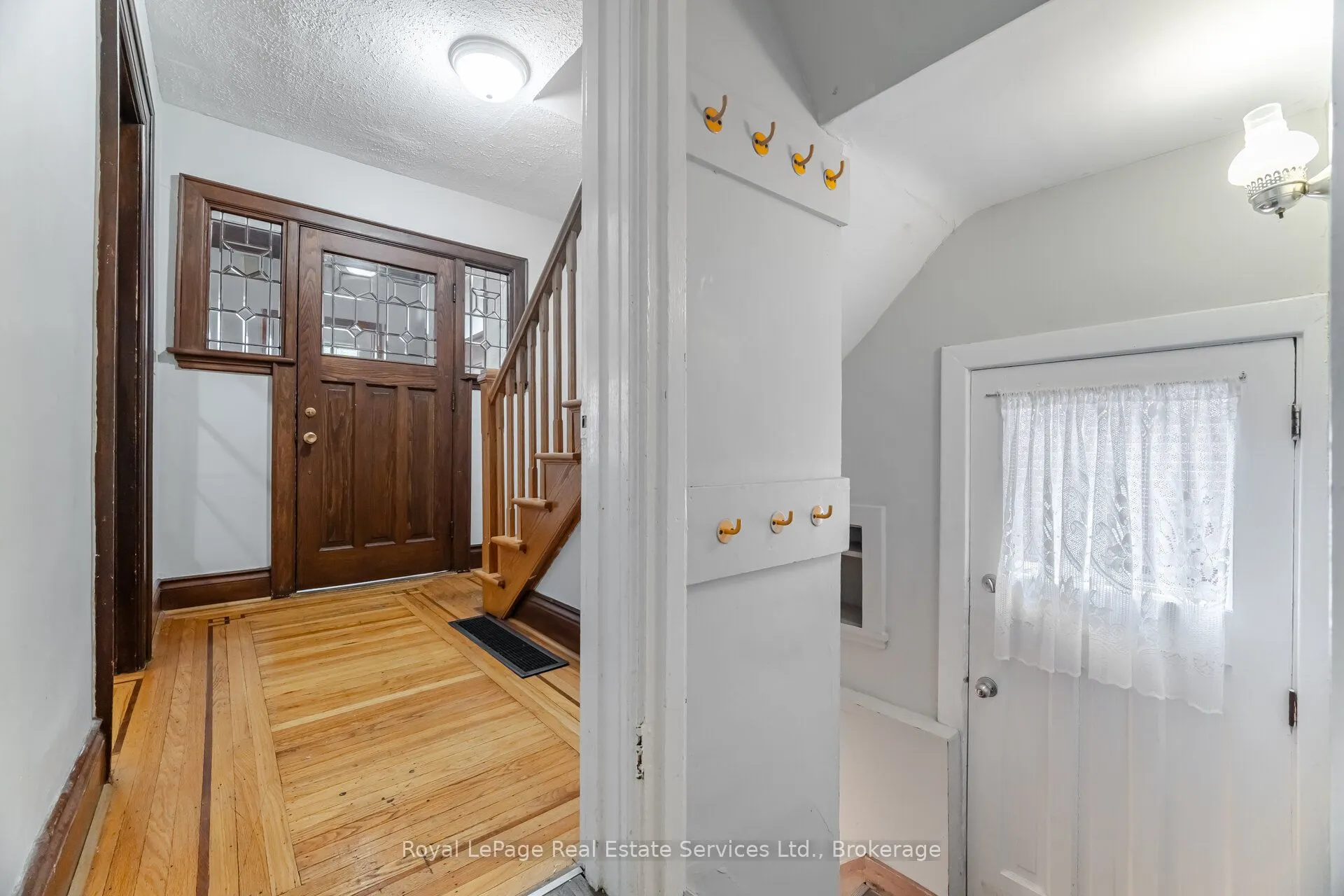 21 Paisley Avenue S