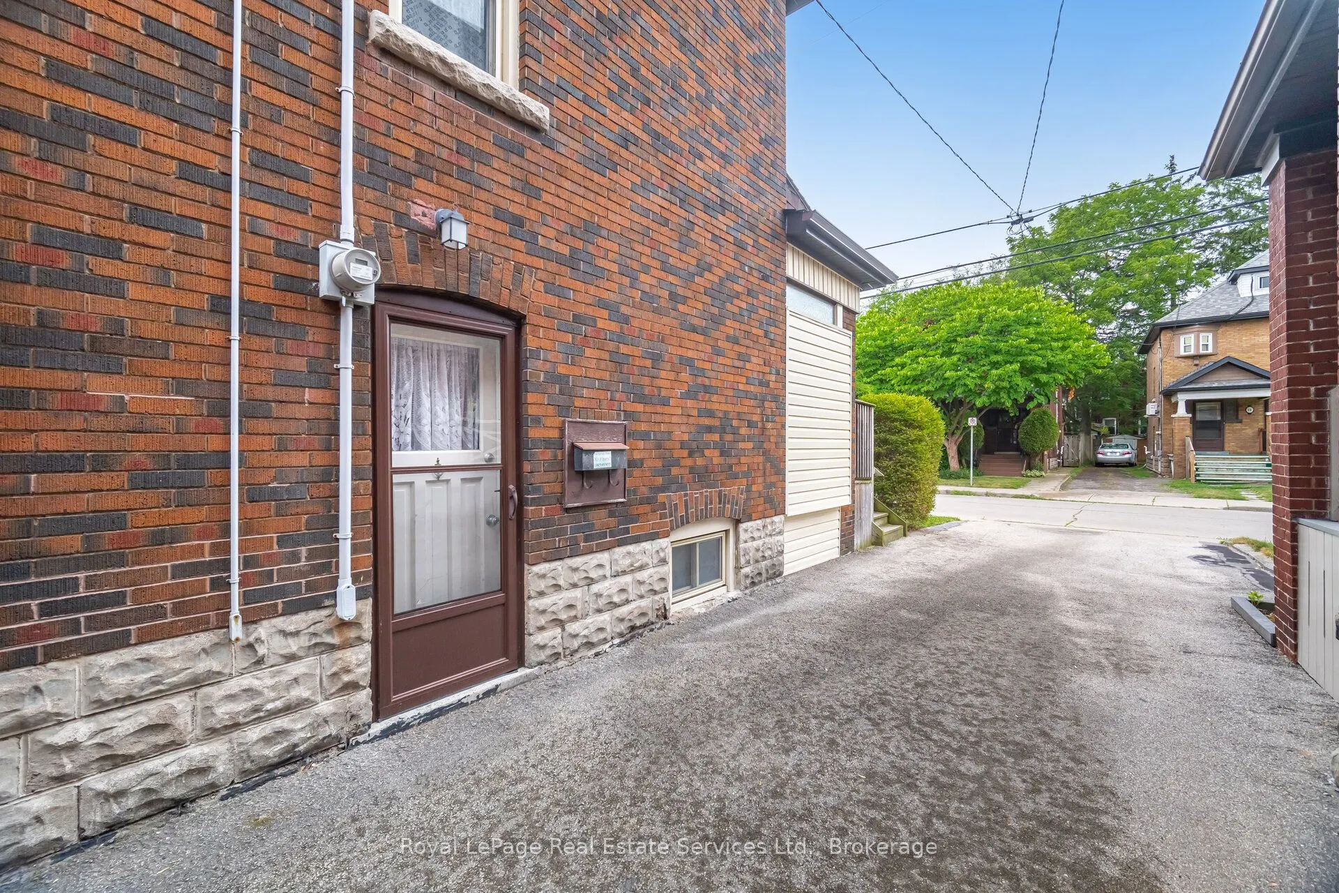 21 Paisley Avenue S