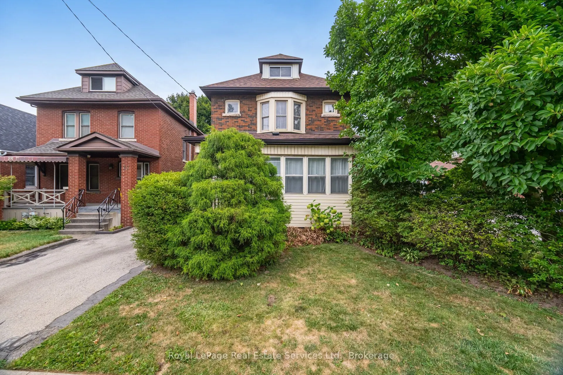 21 Paisley Avenue S