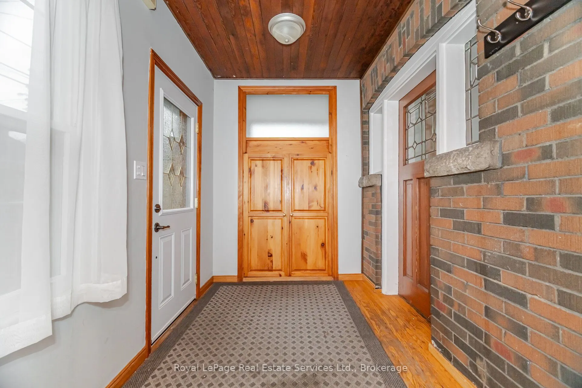 21 Paisley Avenue S