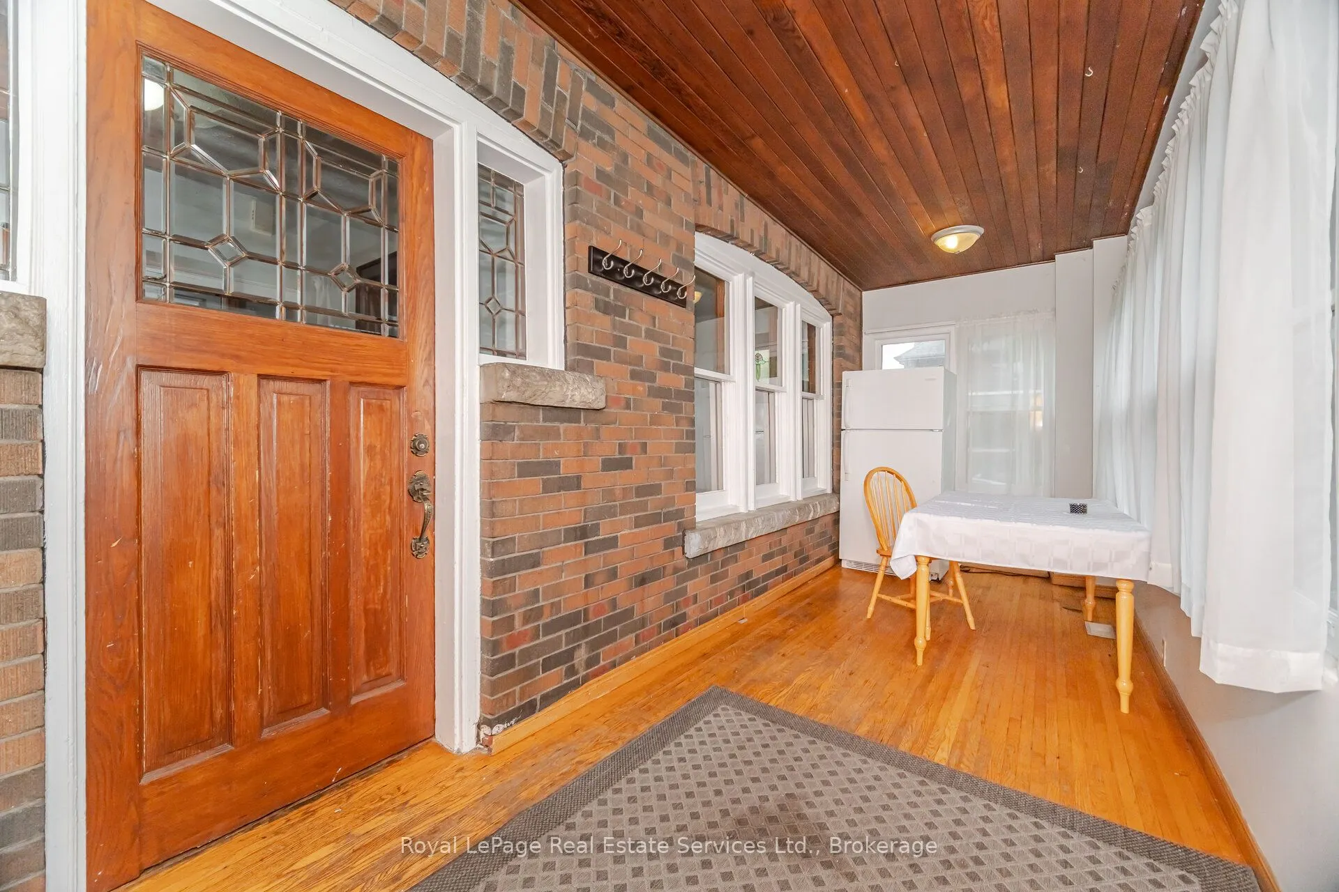 21 Paisley Avenue S