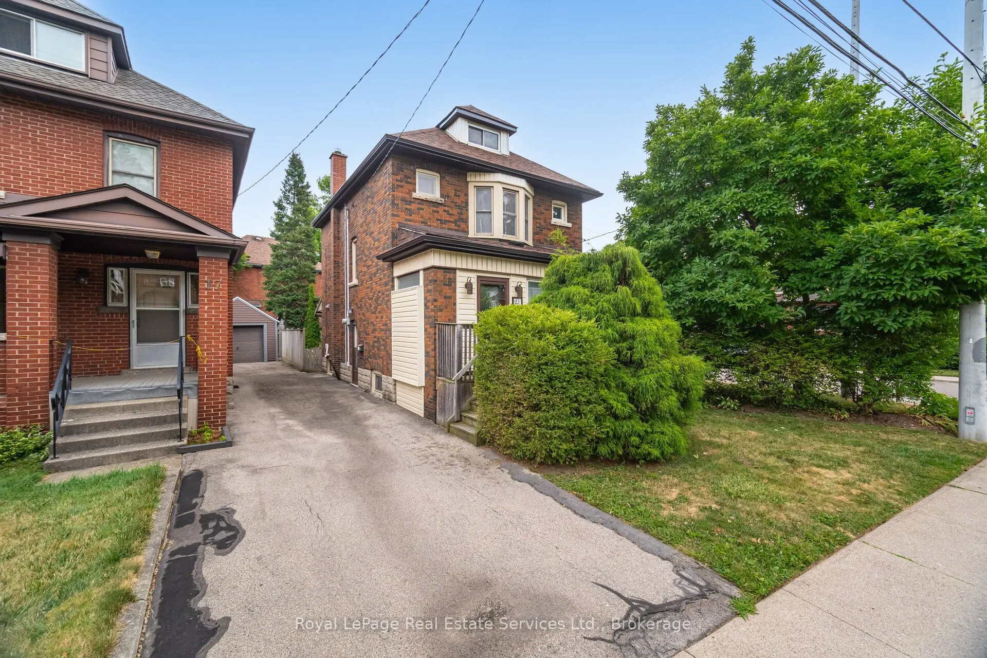 21 Paisley Avenue S