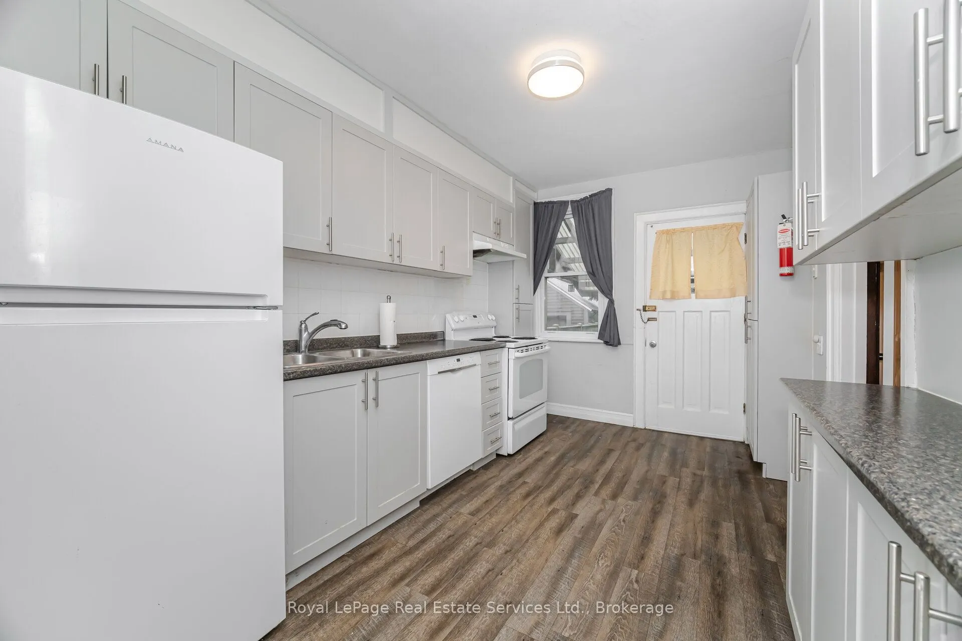 21 Paisley Avenue S