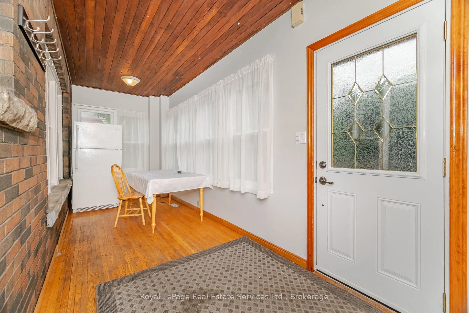 21 Paisley Avenue S