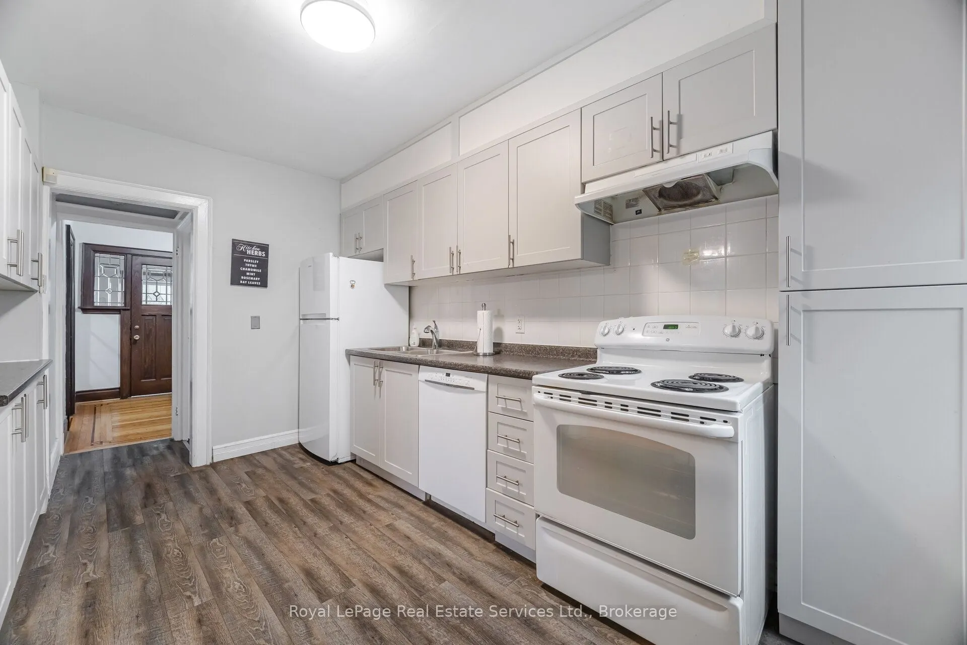 21 Paisley Avenue S