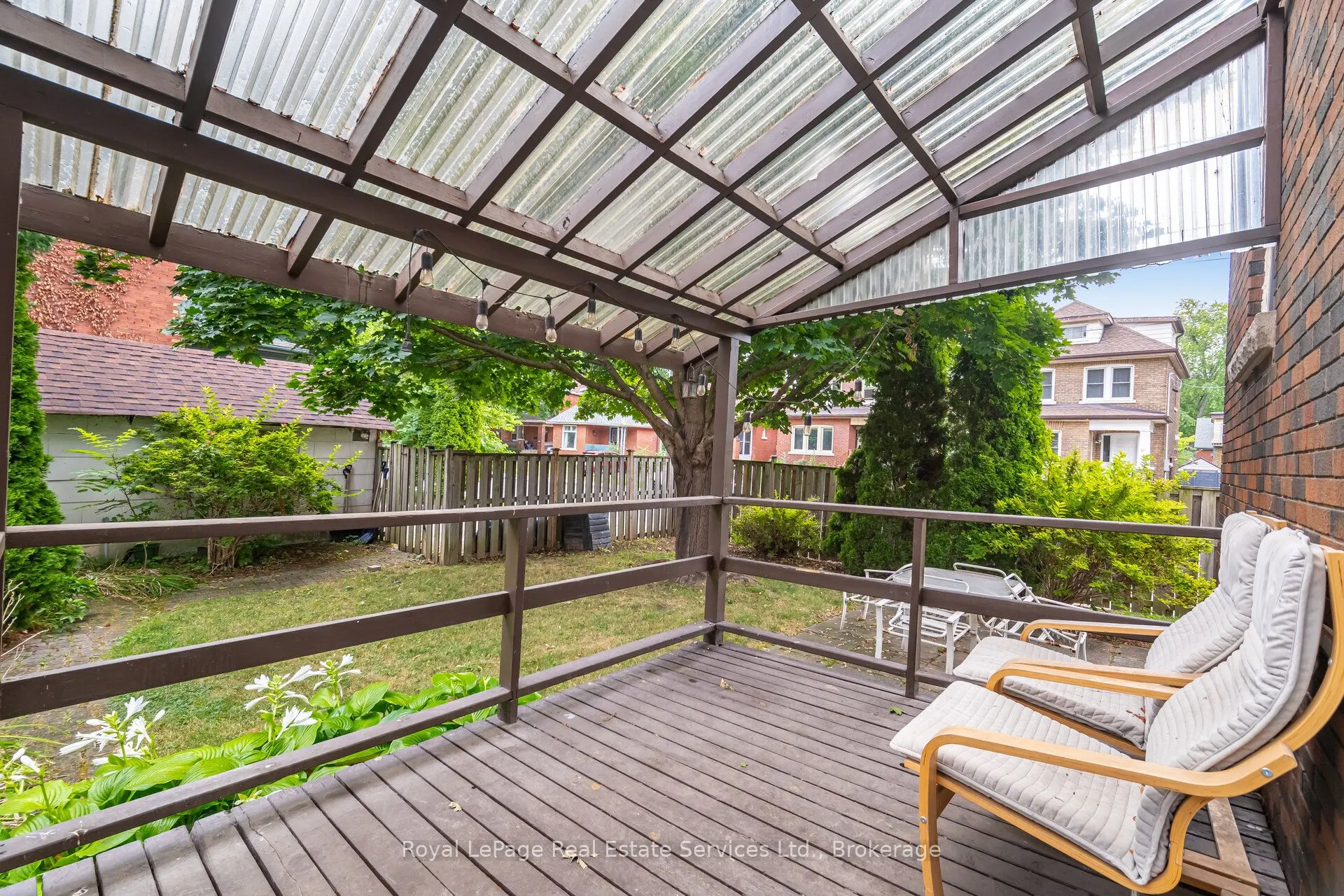 21 Paisley Avenue S