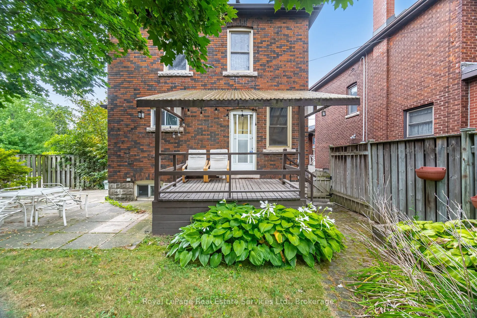 21 Paisley Avenue S