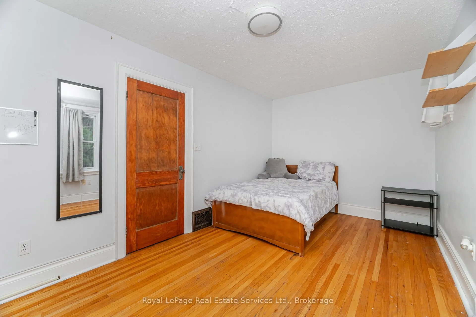 21 Paisley Avenue S