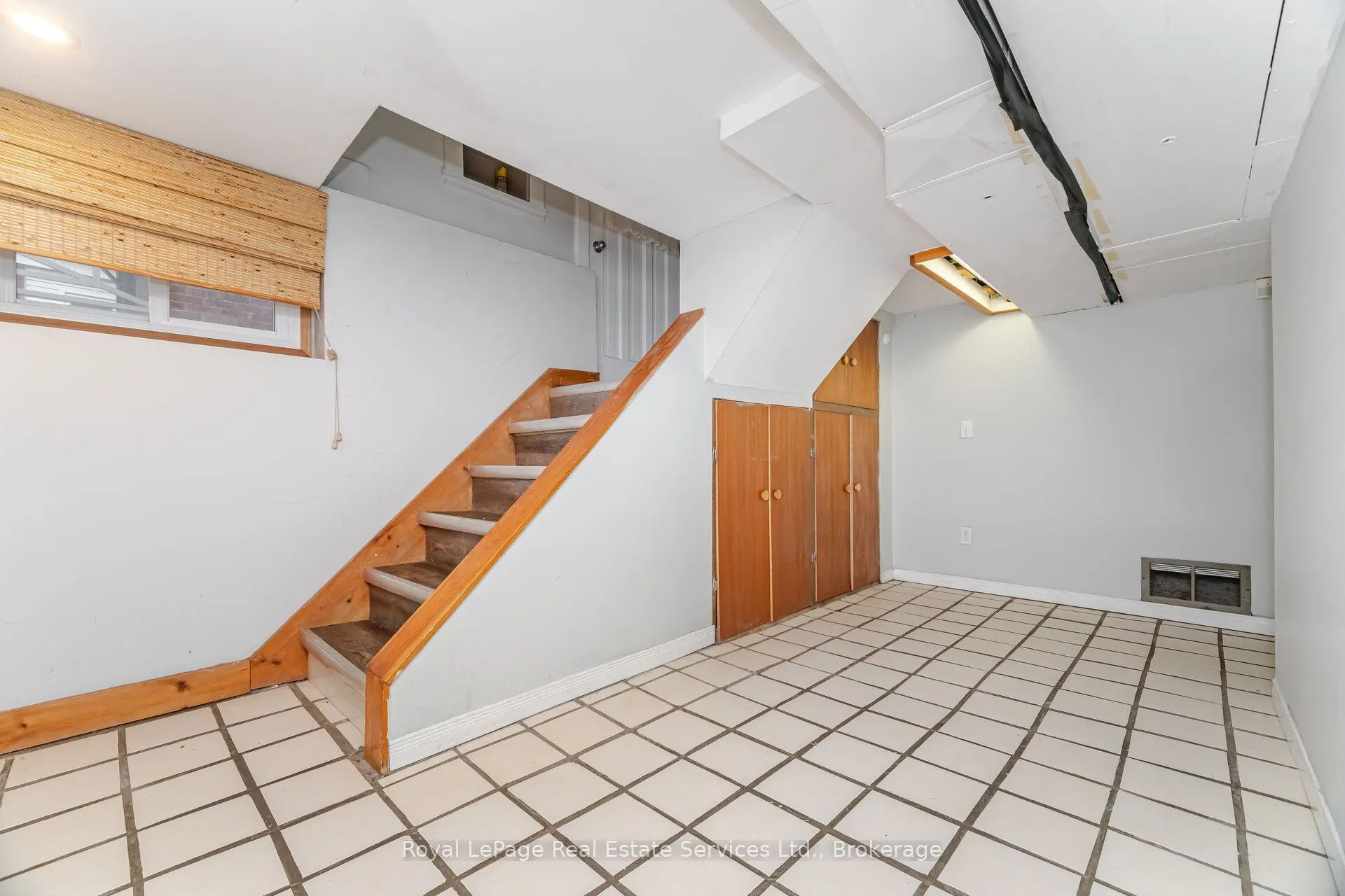 21 Paisley Avenue S