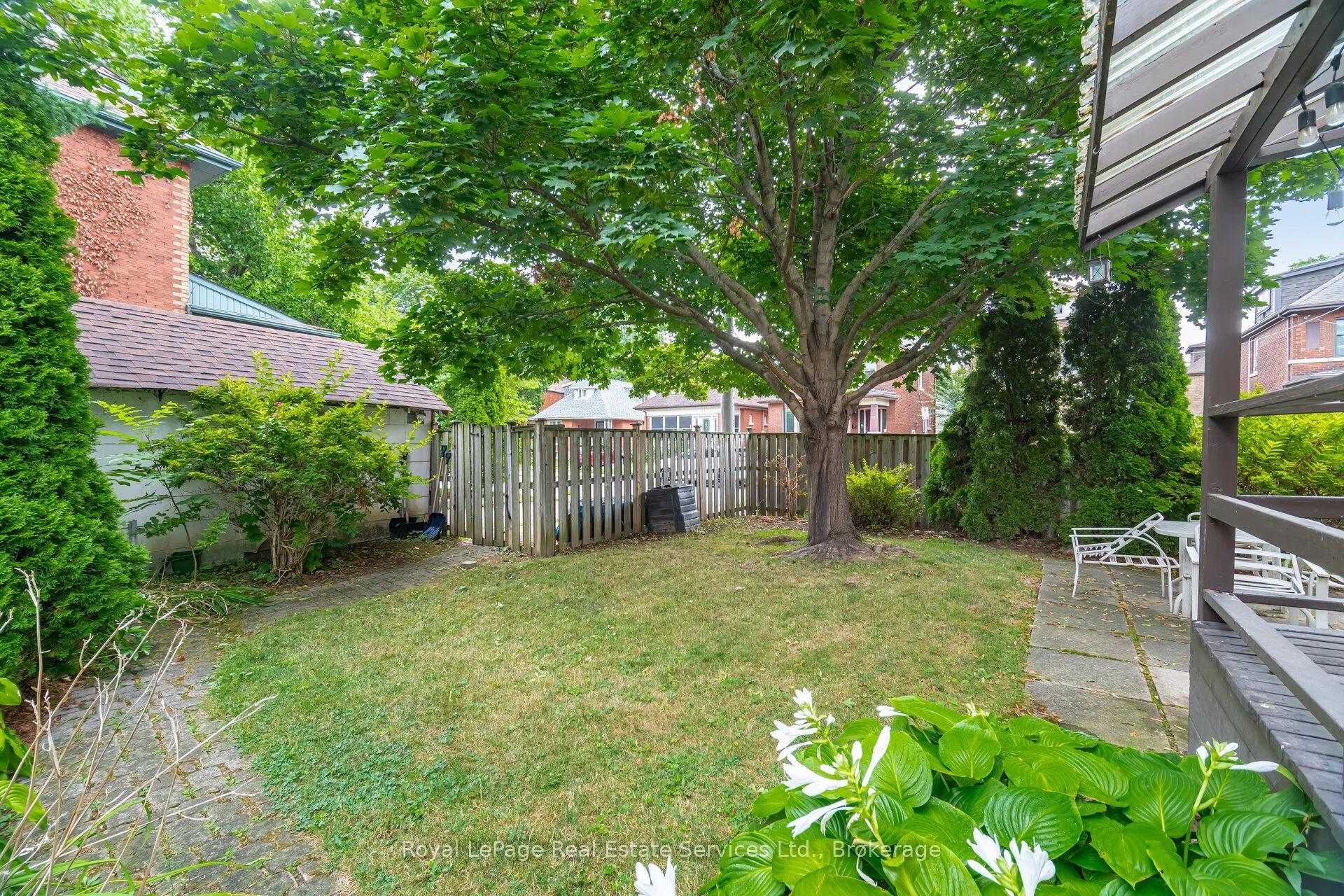 21 Paisley Avenue S