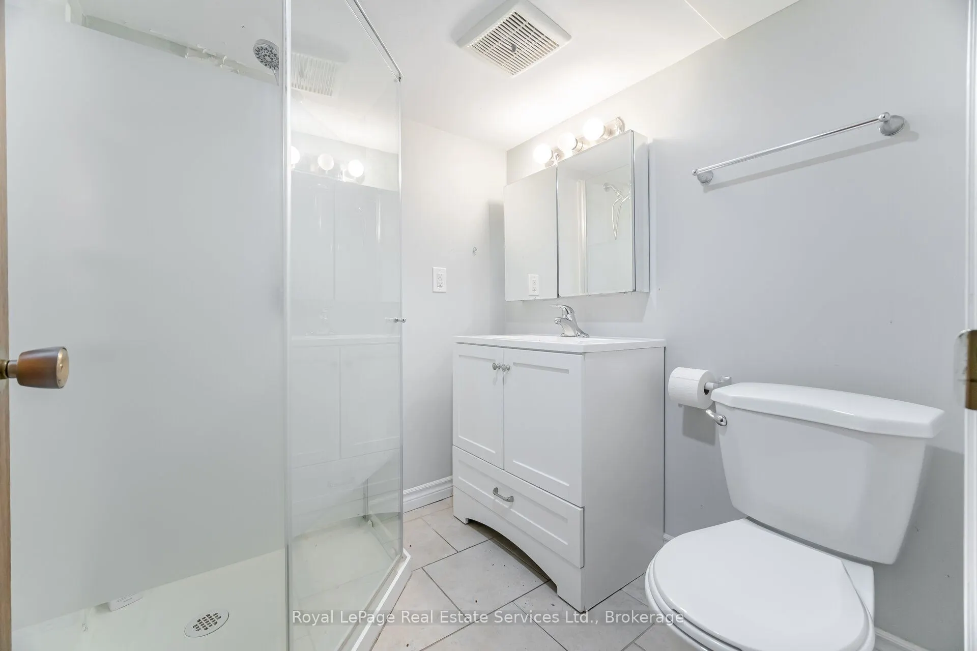 21 Paisley Avenue S