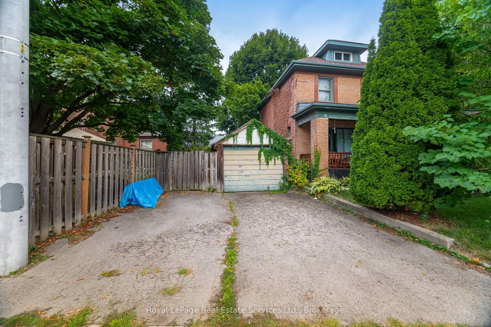 21 Paisley Avenue S