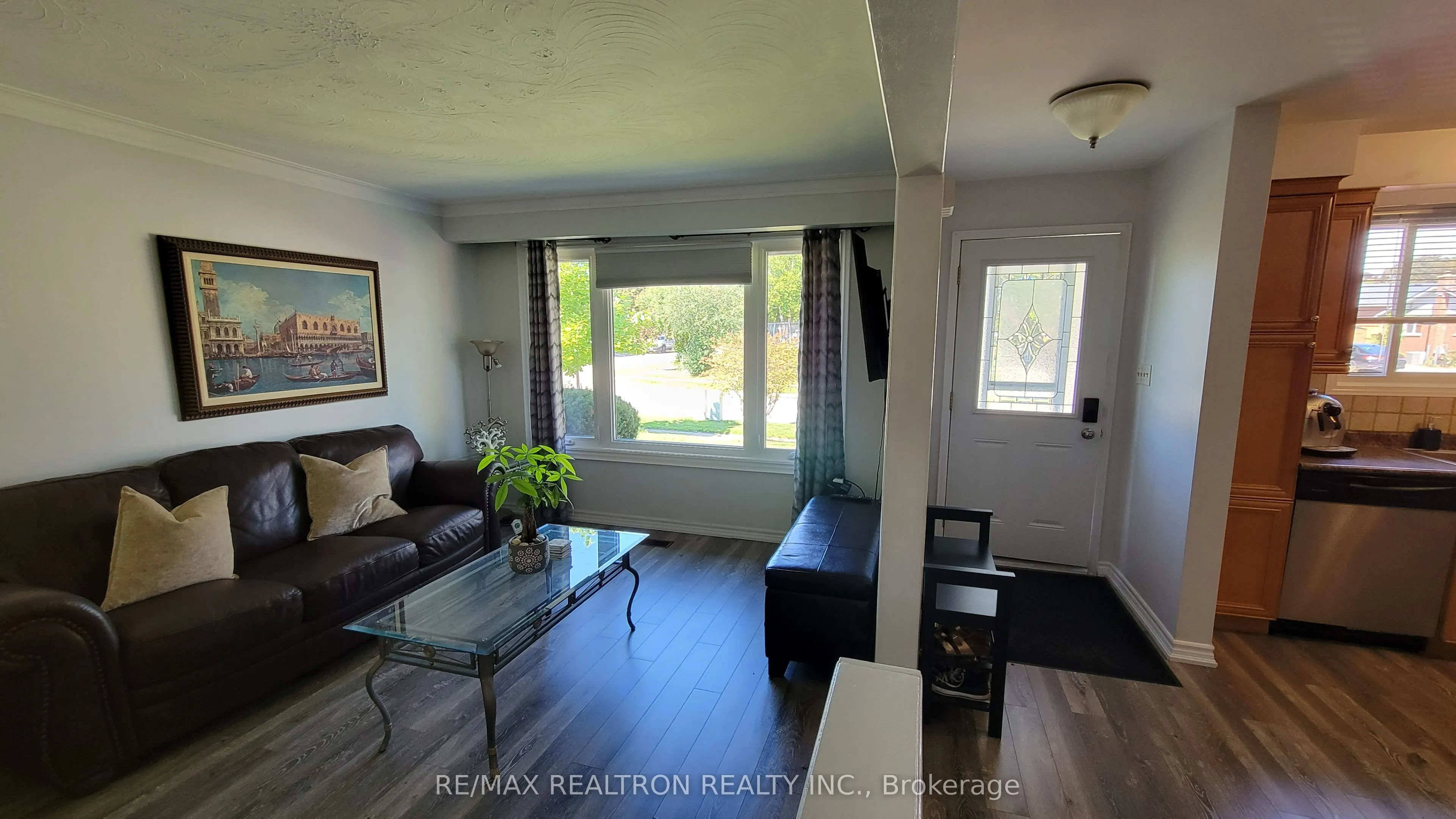 65 Mcilwraith Crescent