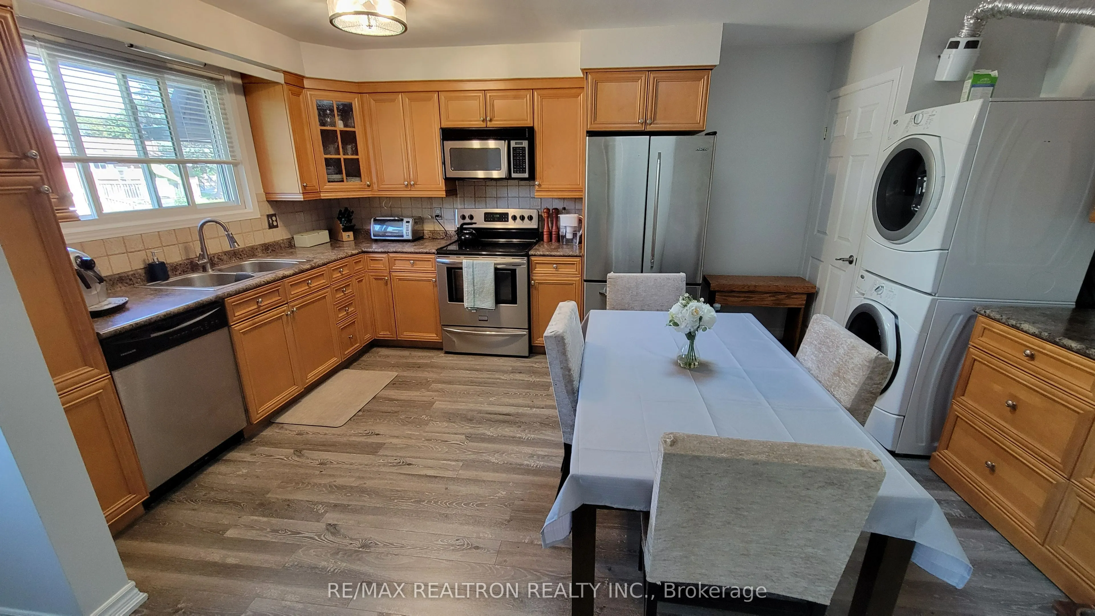 65 Mcilwraith Crescent