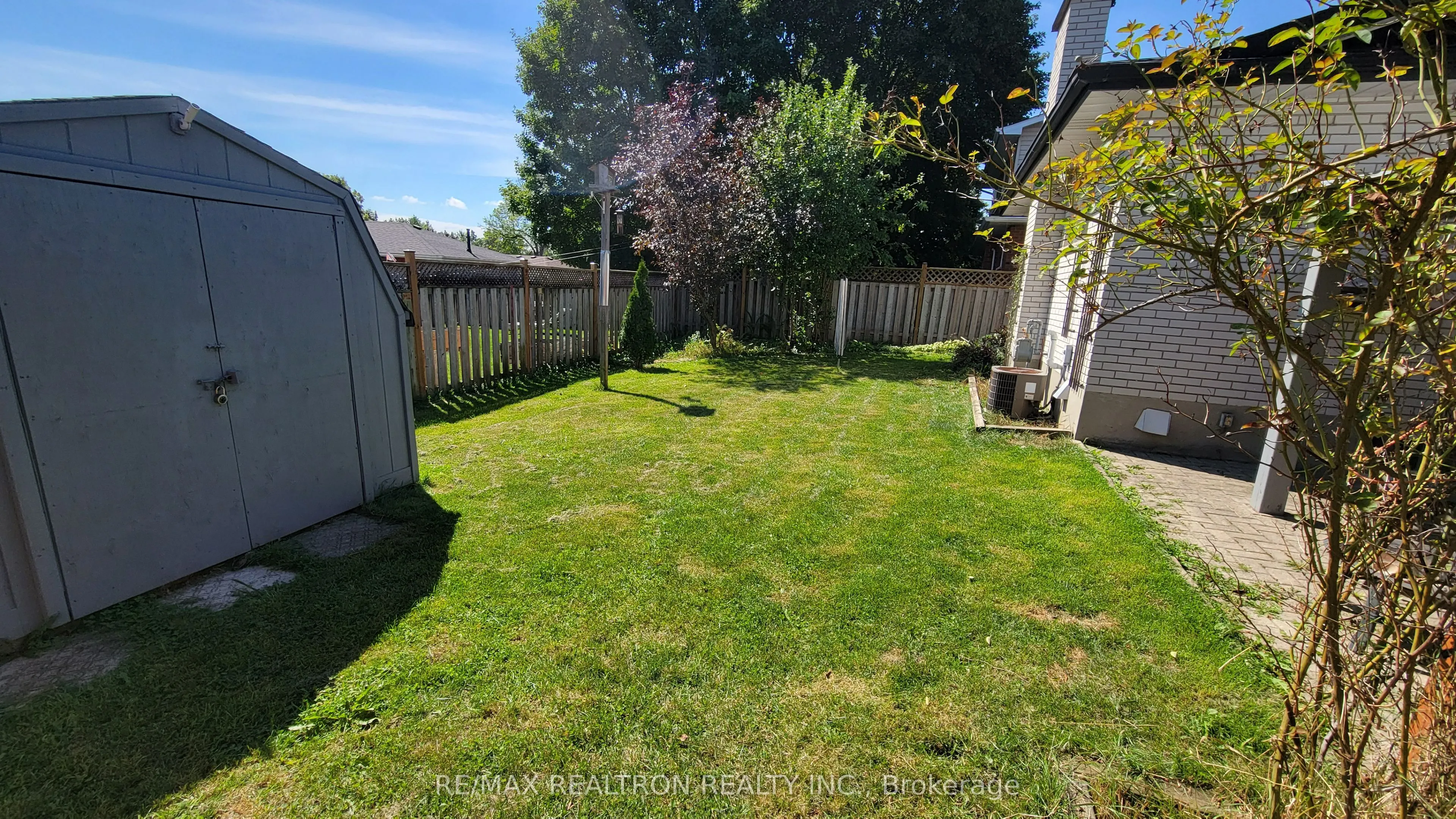 65 Mcilwraith Crescent