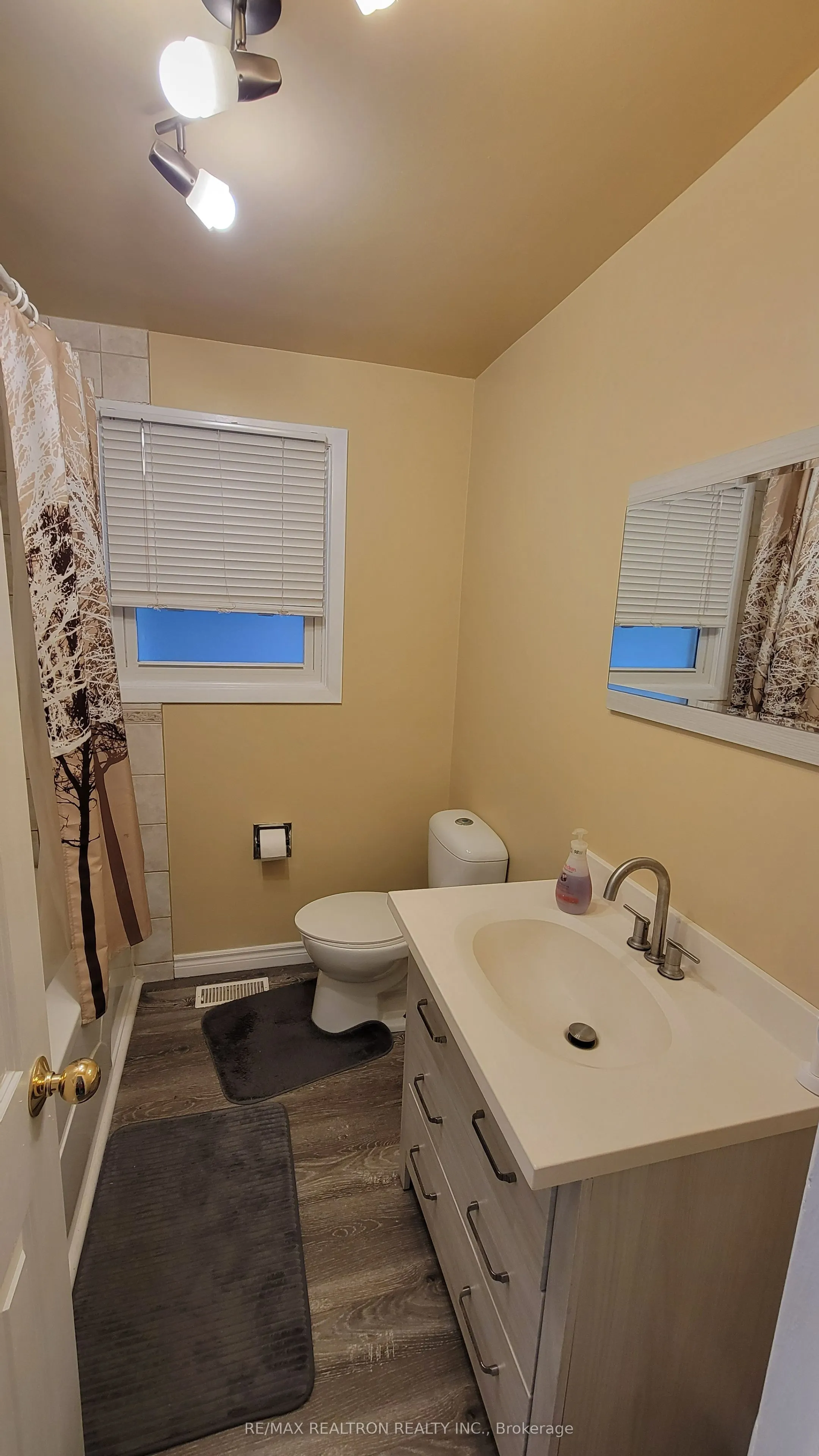65 Mcilwraith Crescent