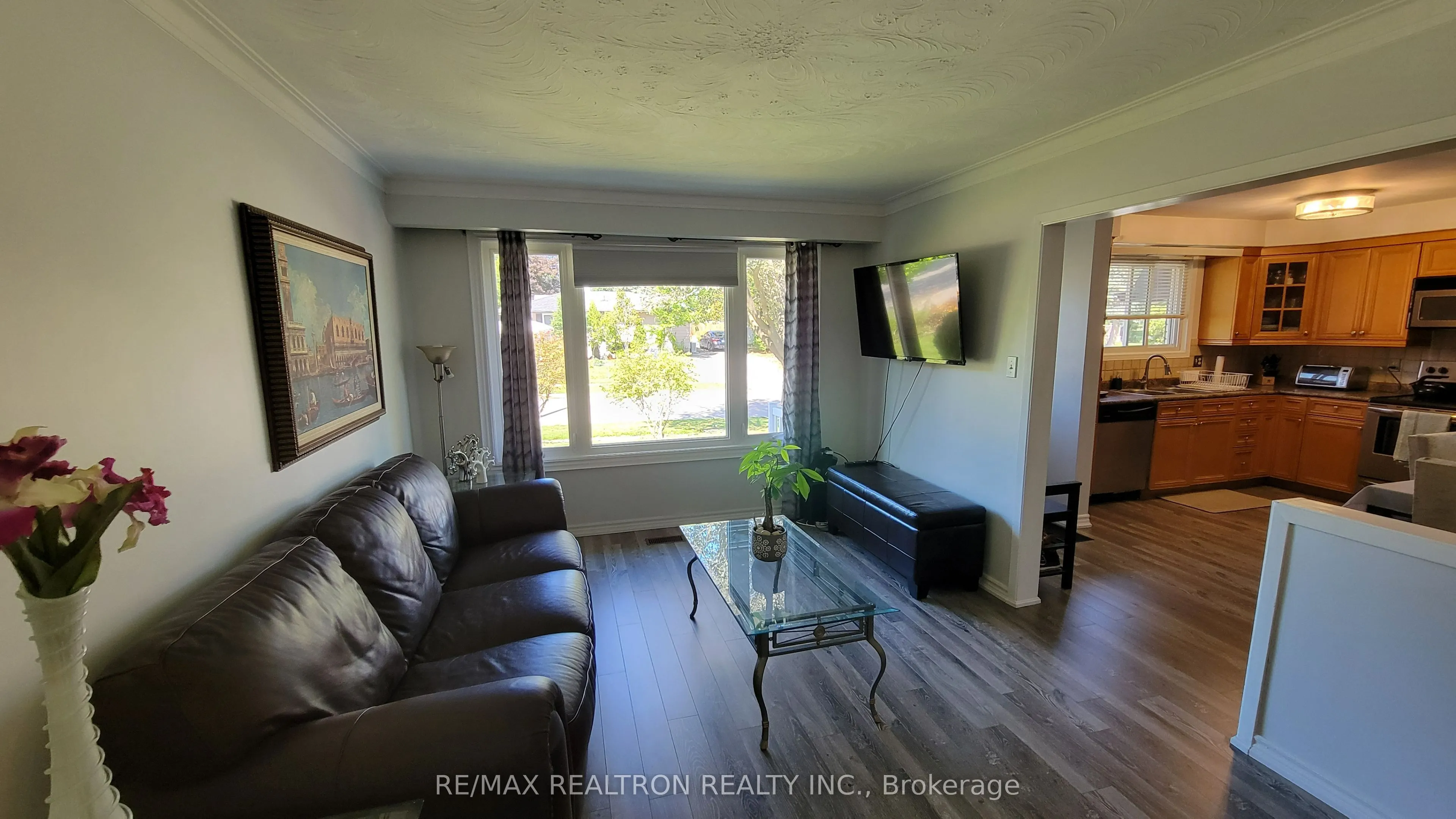 65 Mcilwraith Crescent