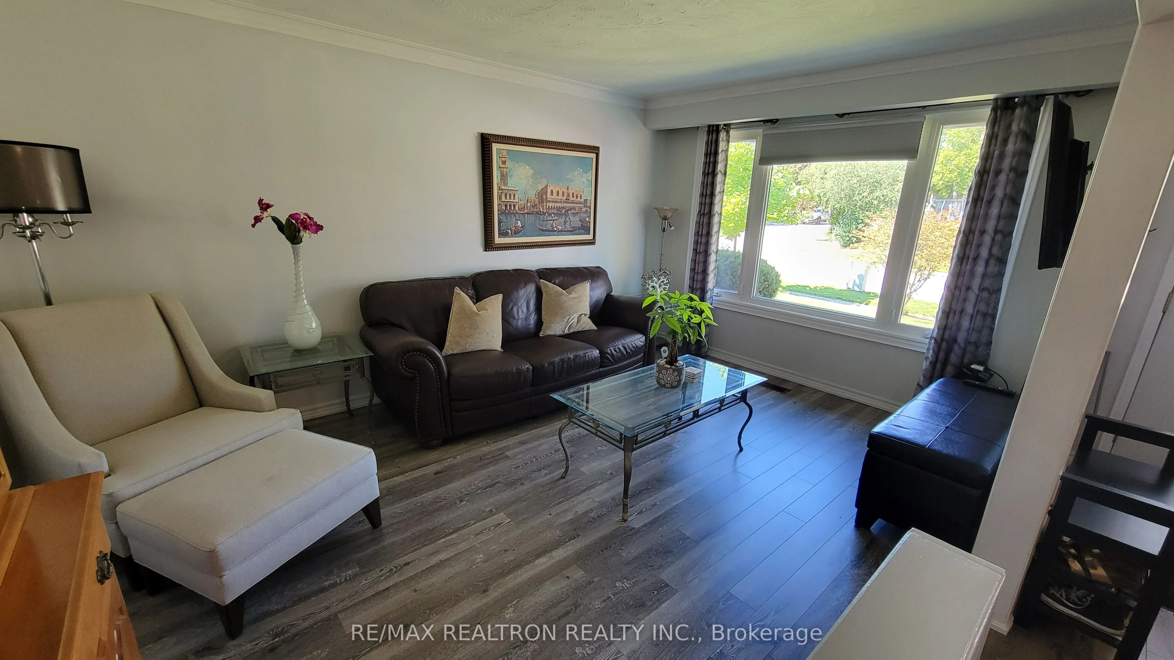 65 Mcilwraith Crescent