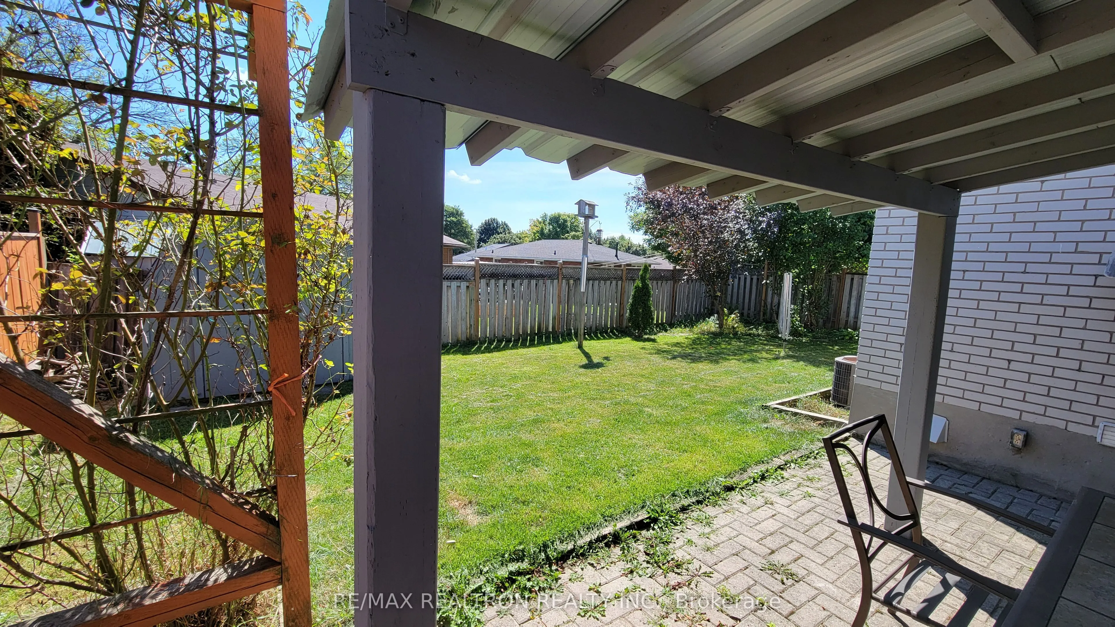 65 Mcilwraith Crescent
