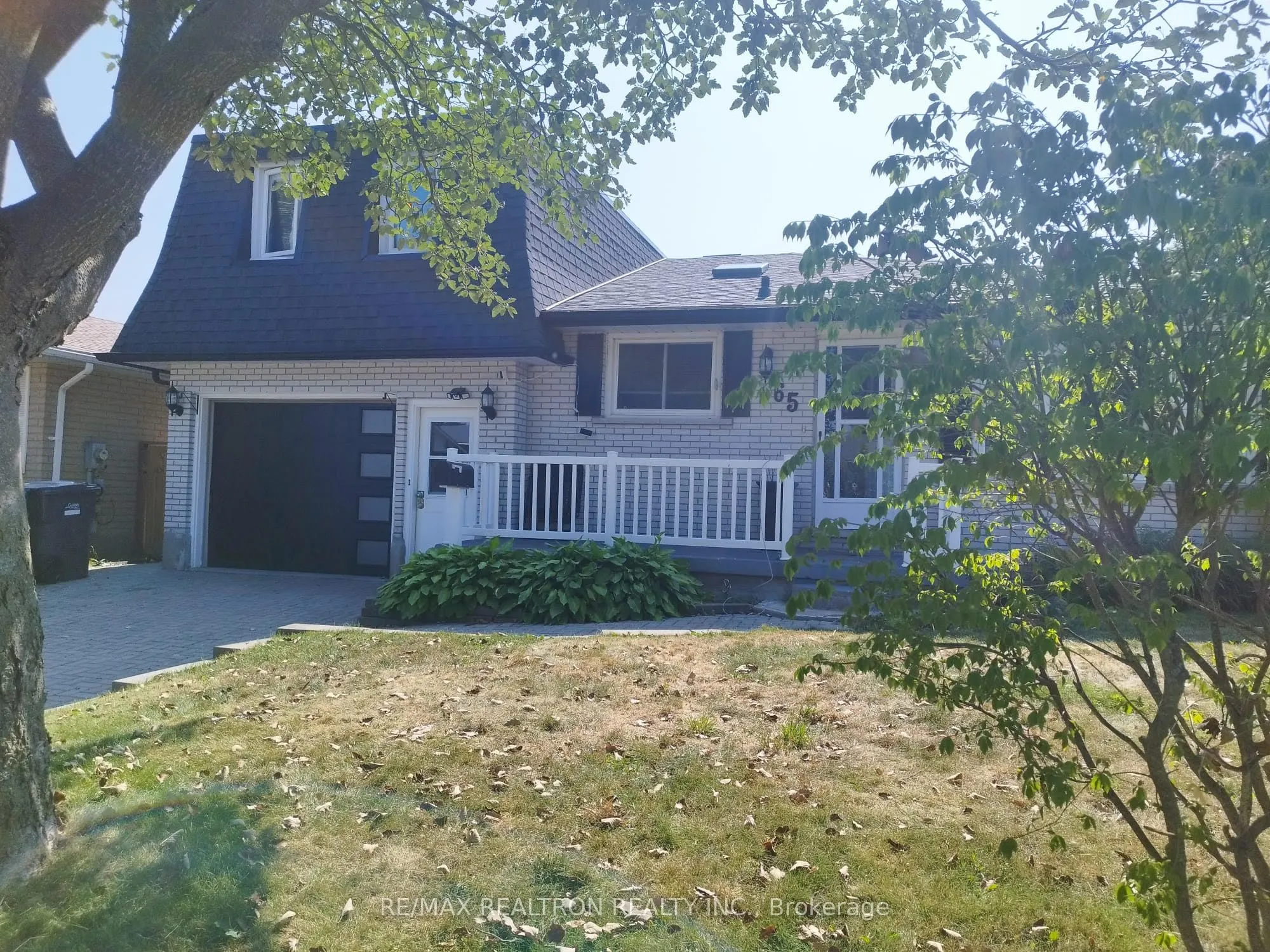 65 Mcilwraith Crescent