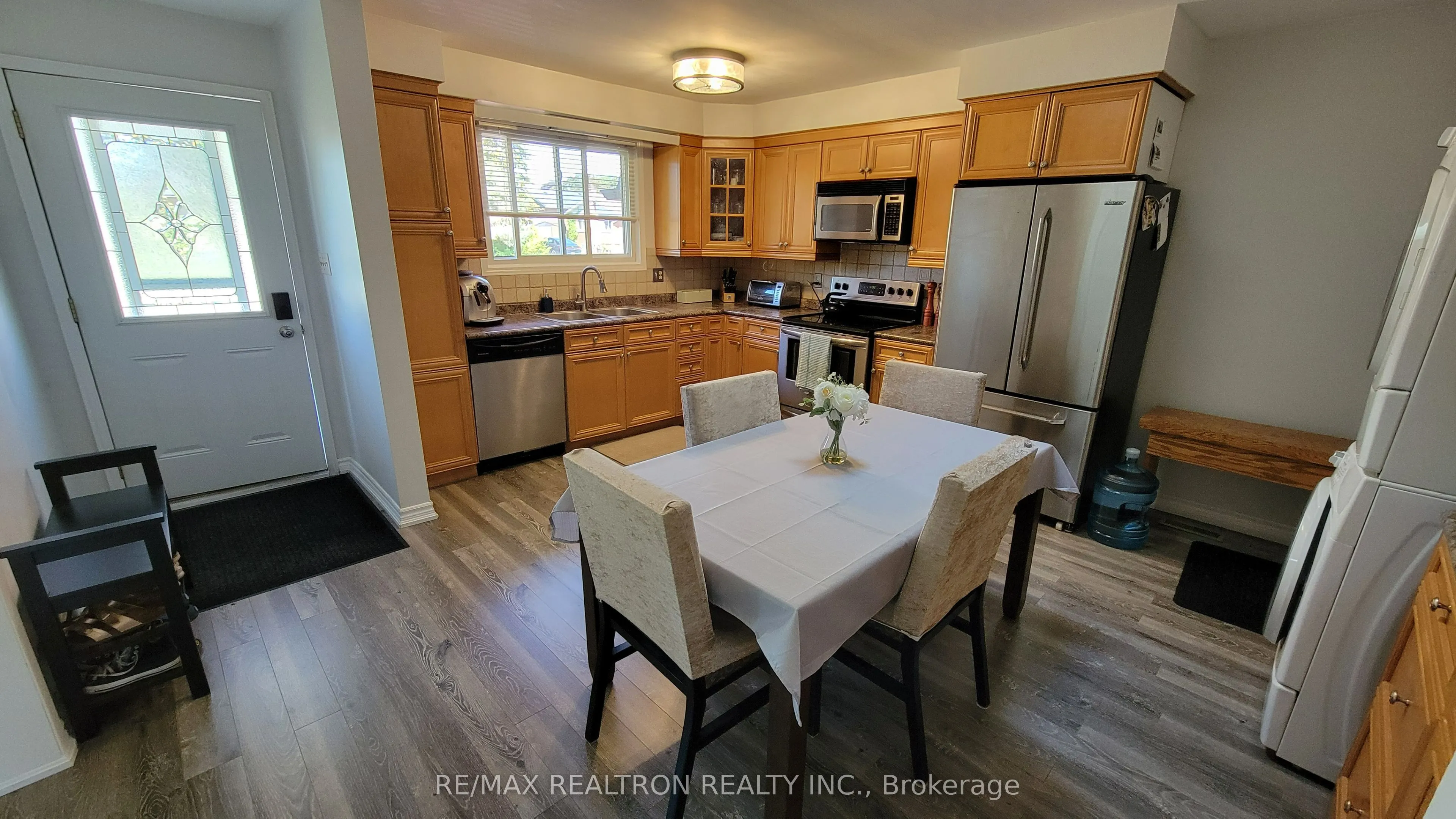 65 Mcilwraith Crescent