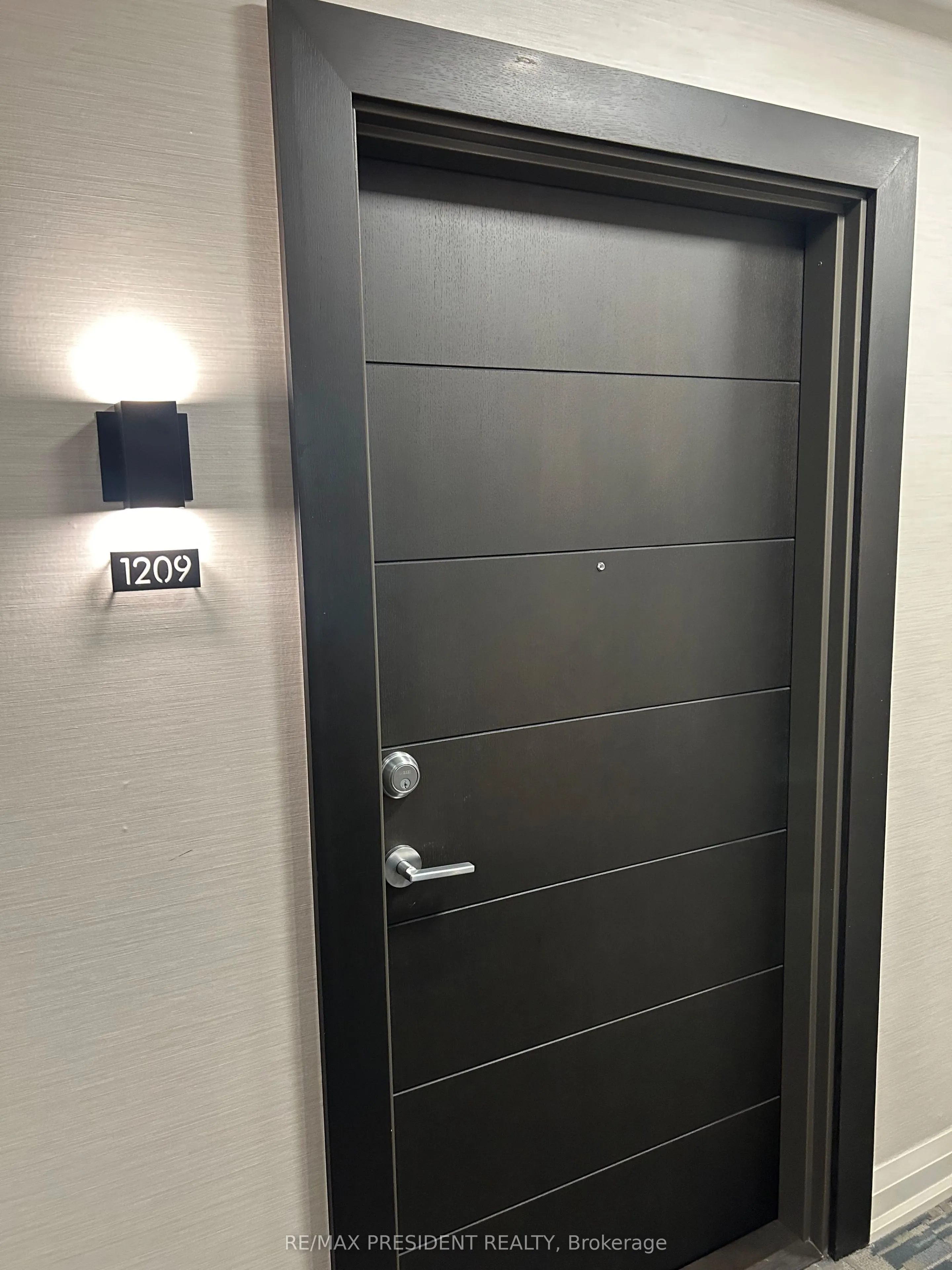 212 King William Street, #1209