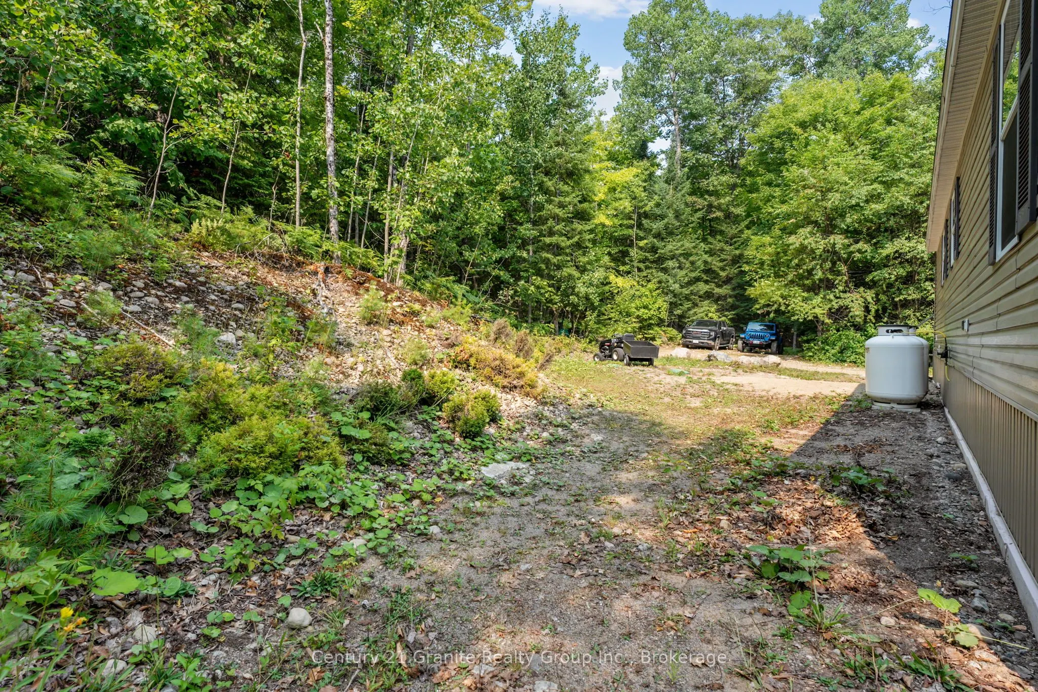 2275 Kennisis Lake Road