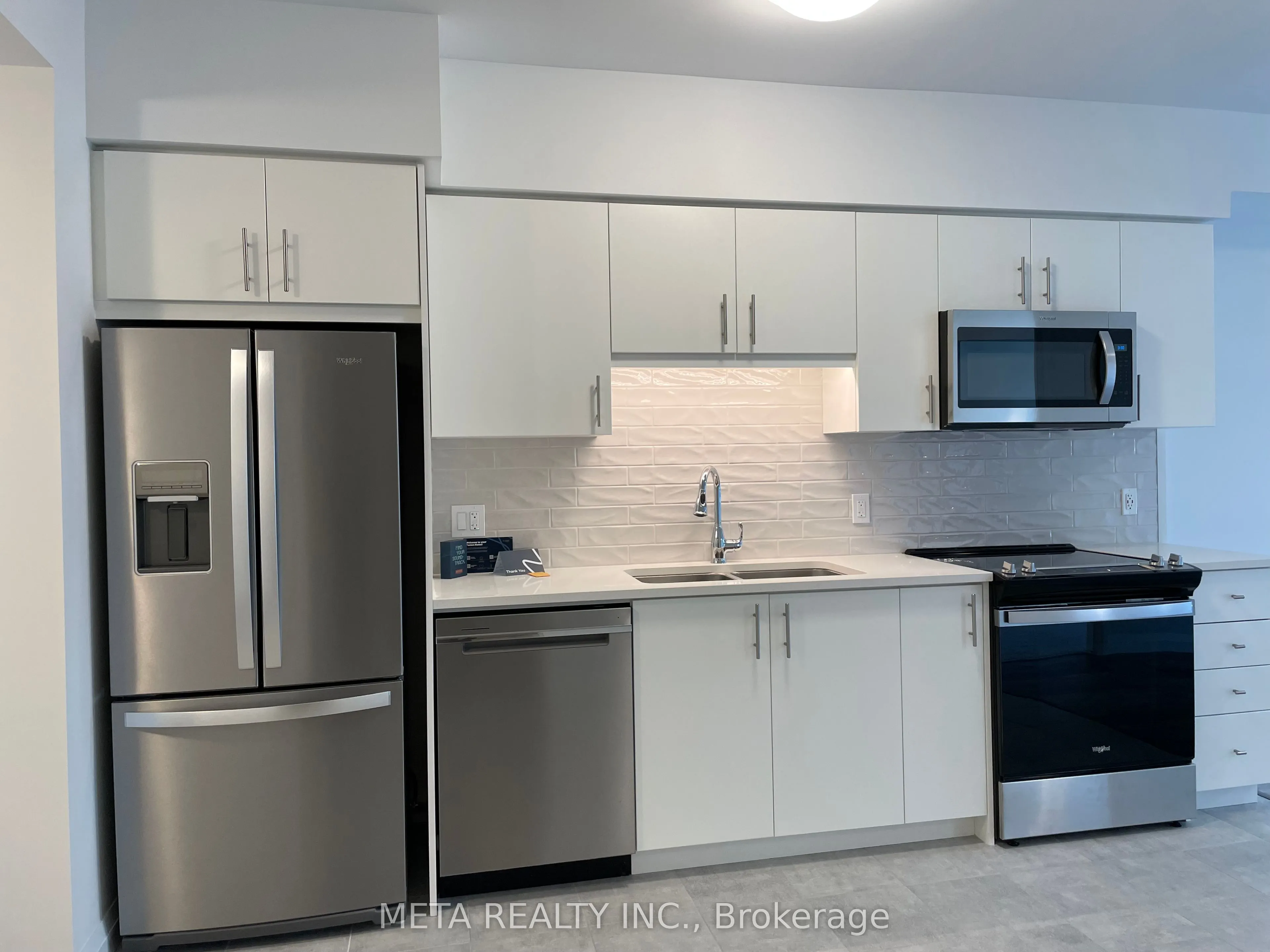 93 Arthur Street S
