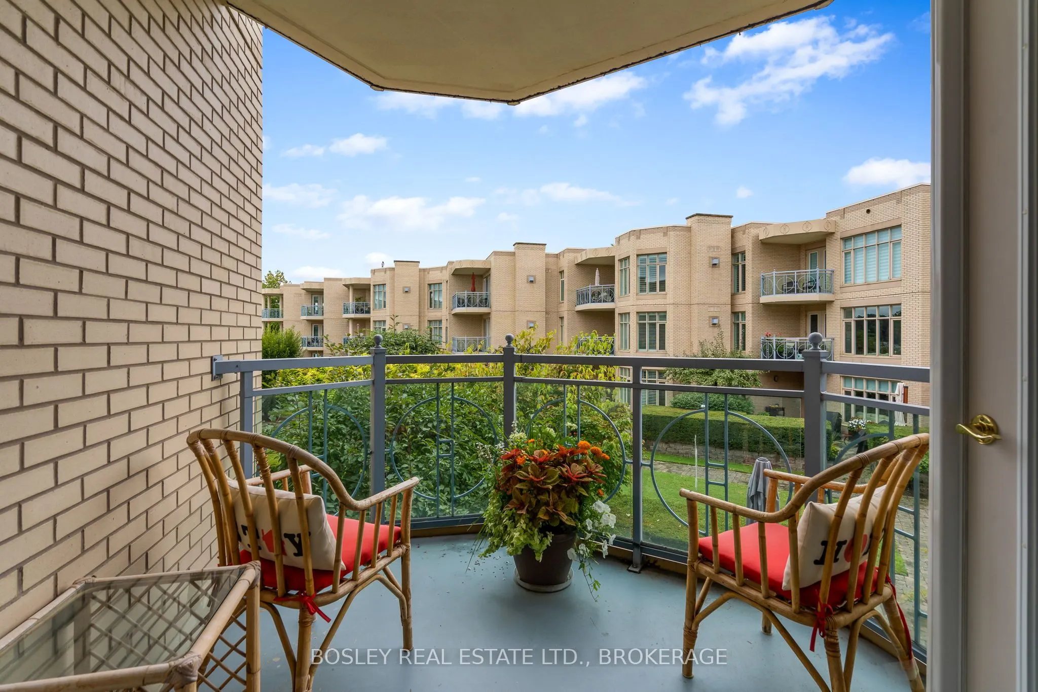 215 Ricardo Street, #205