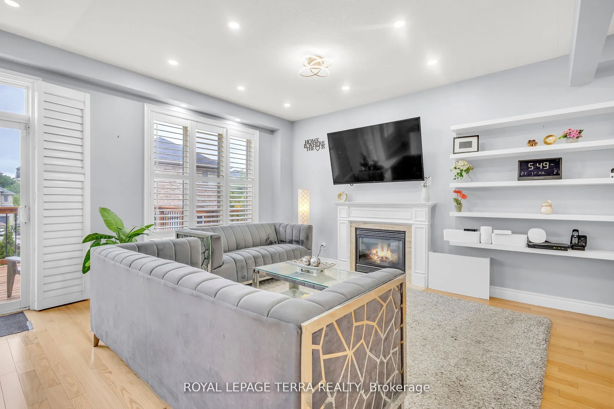 584 Pinery Trail